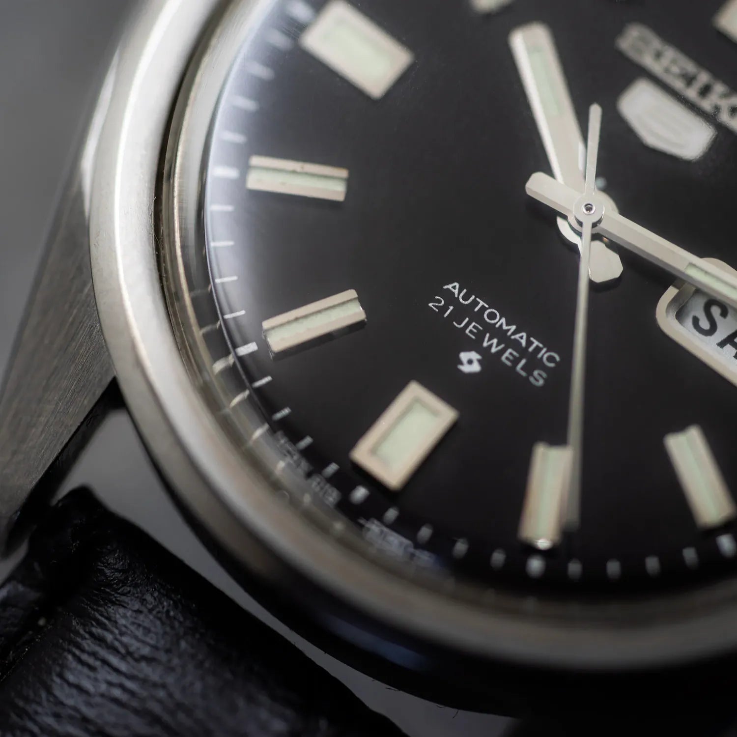 Seiko 5 6119-8083, Cal. 6119, Men’s Automatic Vintage Watch – dial close-up