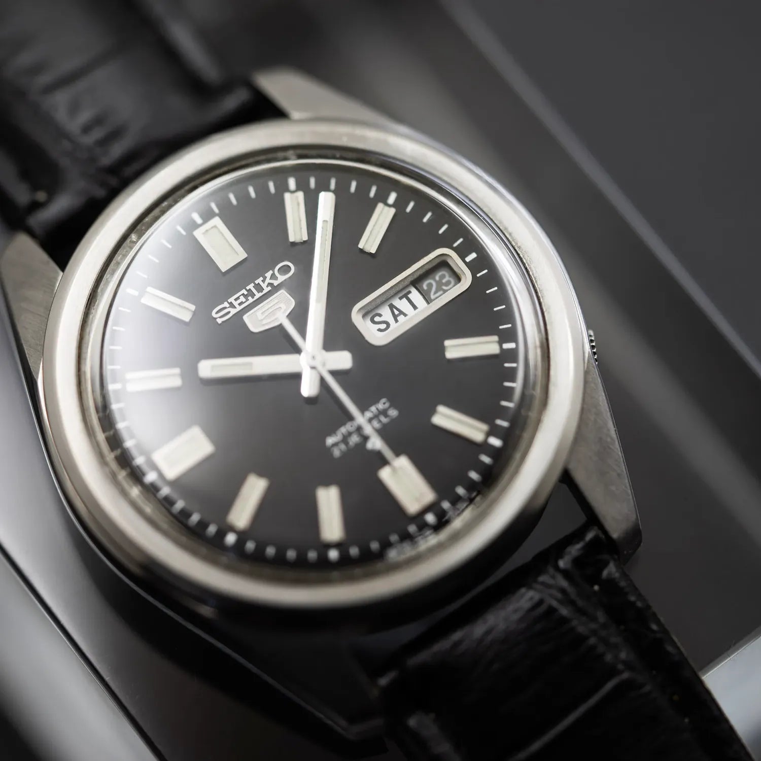 Seiko 5 6119-8083, Cal. 6119, Men’s Automatic Vintage Watch – movement close-up