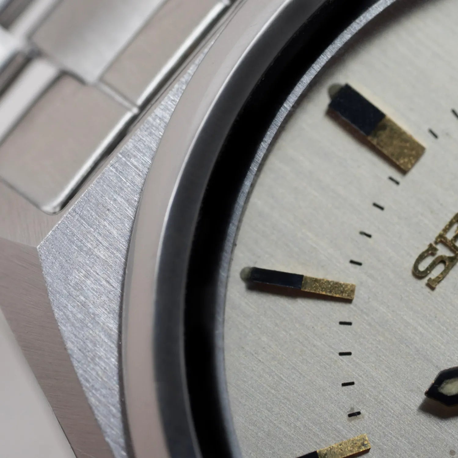 Seiko 5, Ref. 7009-8761, Men's Automatic Vintage Watch, 1981 – side view