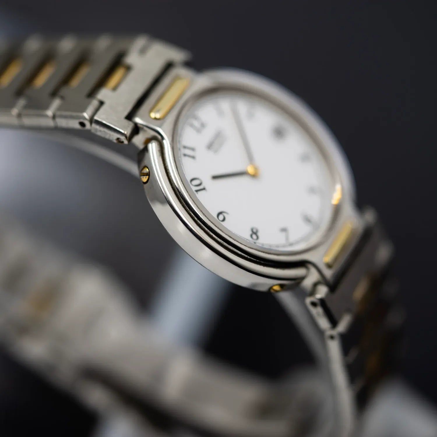 Seiko Quartz 5P39-6B00, Cal. 5P39, Men's Quartz Watch – side view alternative angle