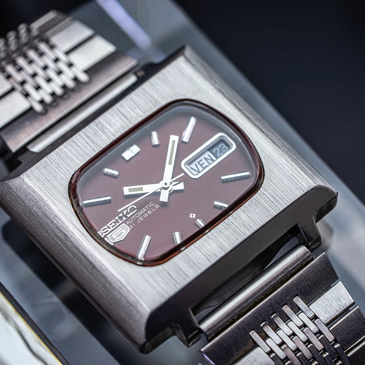 セイコー SEIKO 5 自動巻き 腕時計 TVスクリーン型ケース ビンテージ Seiko-6119-5401-dress-watch-