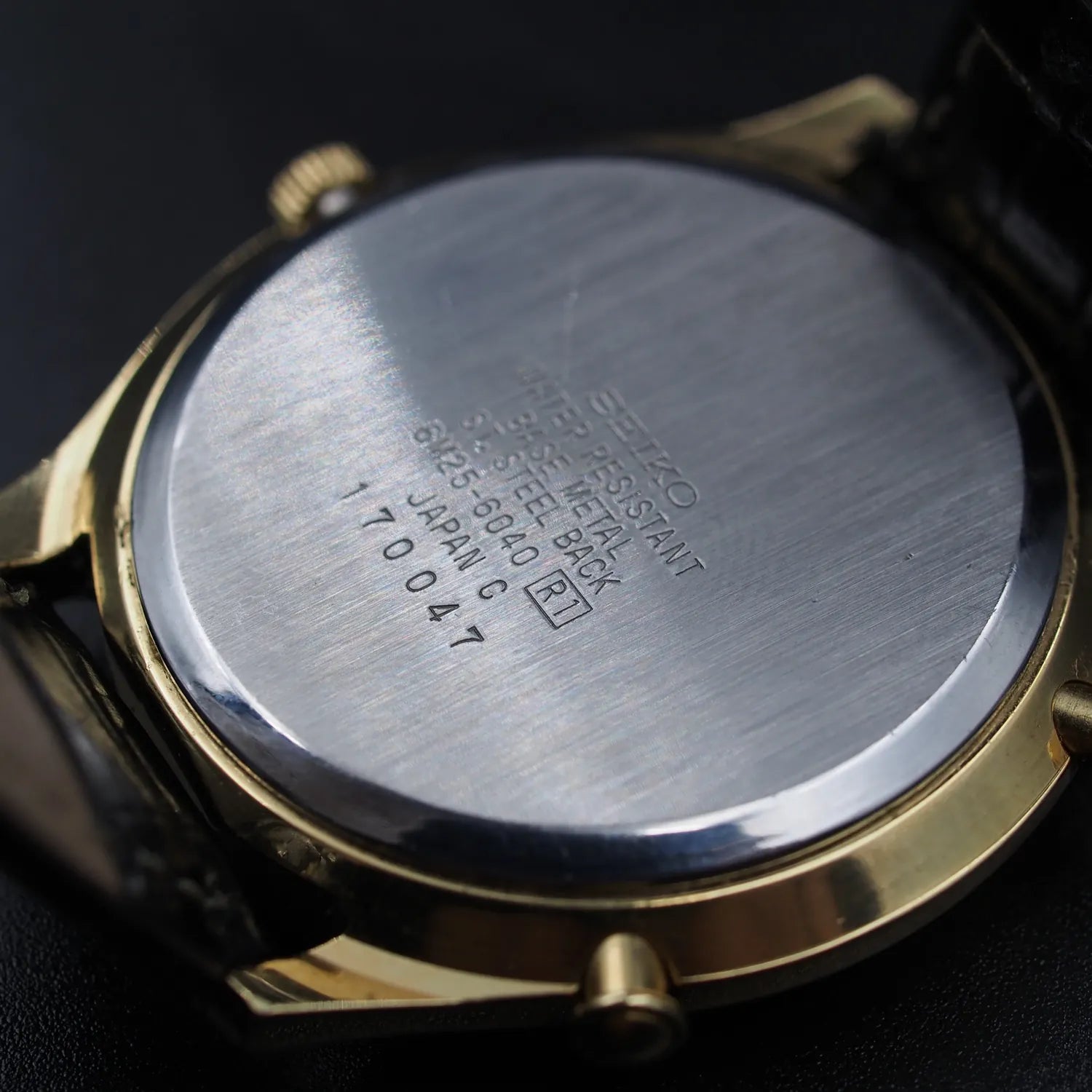 Seiko 6M25-6040, Cal. 6M25, Men’s Quartz Analog Watch, 1991 – side view