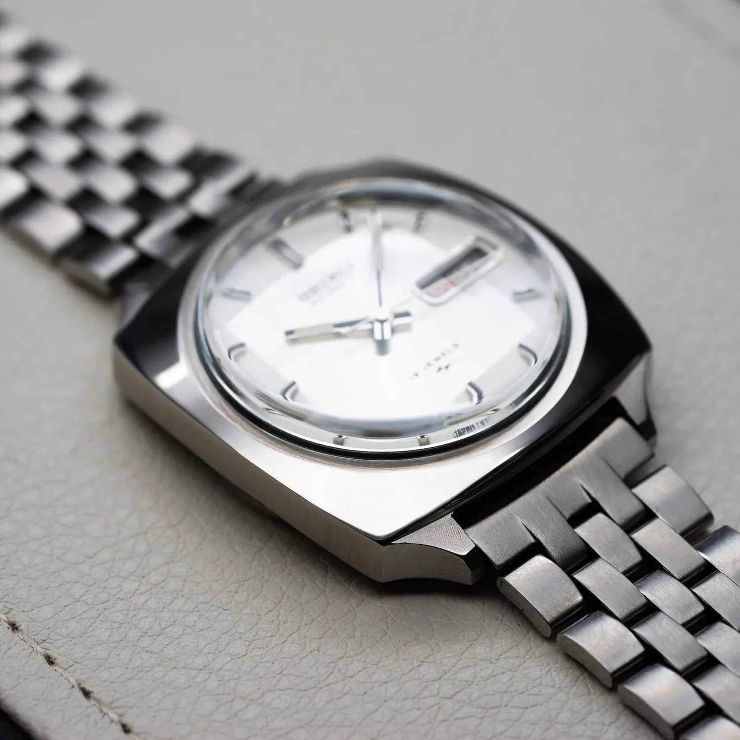 Seiko 7006-7120, Cal. 7006, Men’s Dress Vintage Watch, 1973 – back case