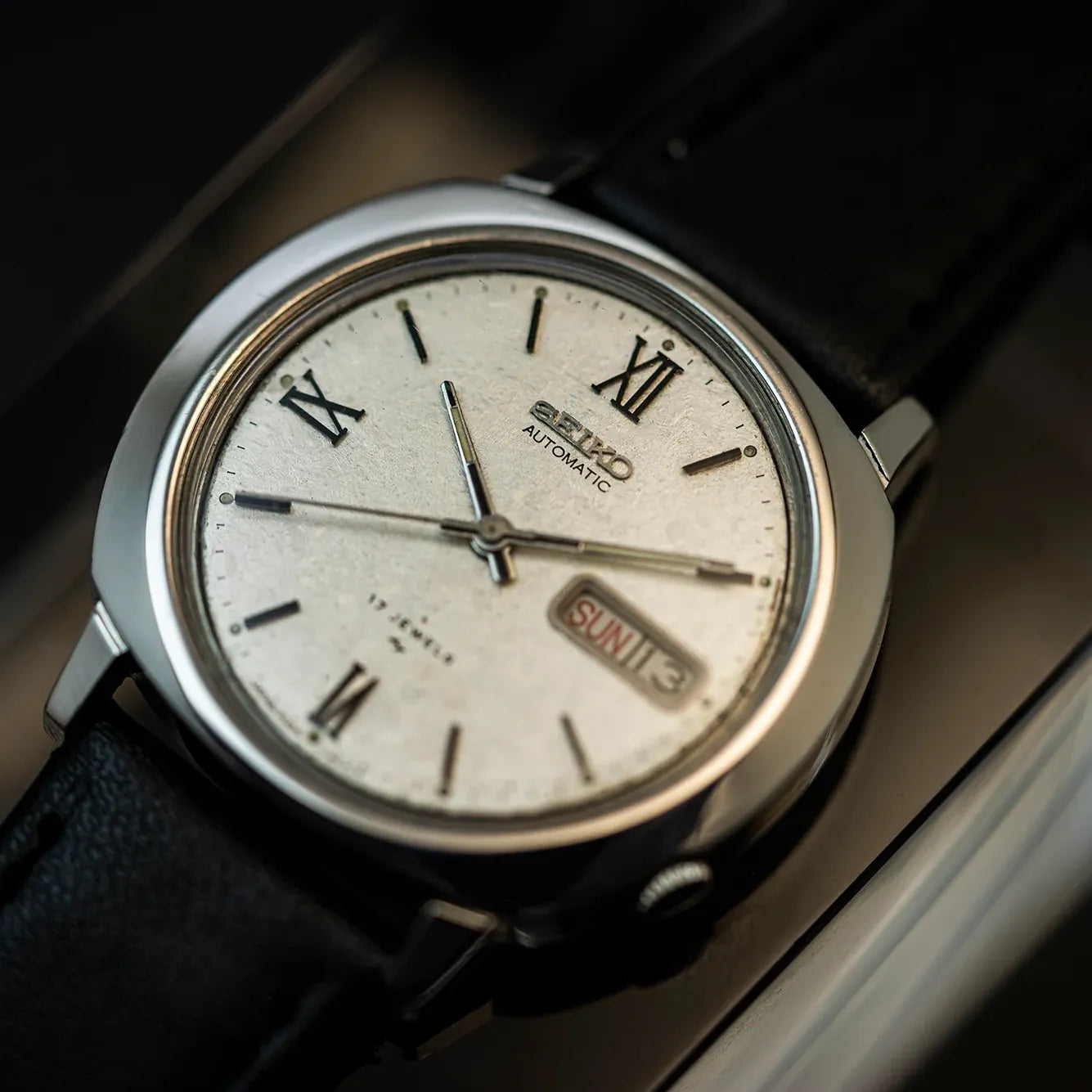 Seiko 7009-8030, Men's  Automatic Dress Vintage Watch, 1978 – front view