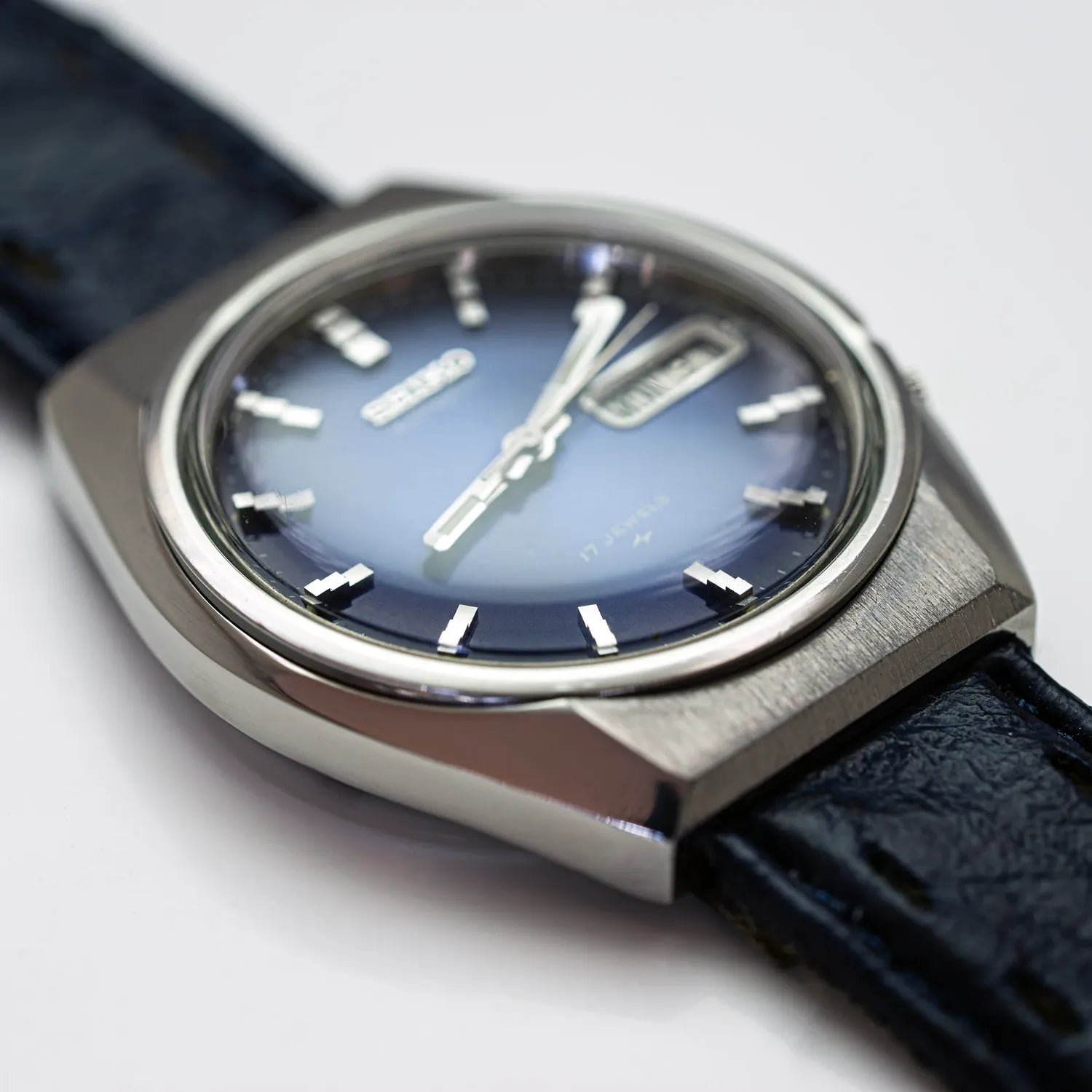 Seiko 7009 8320, Cal. 7009, Men’s Dress Vintage Watch, 1978 – back case