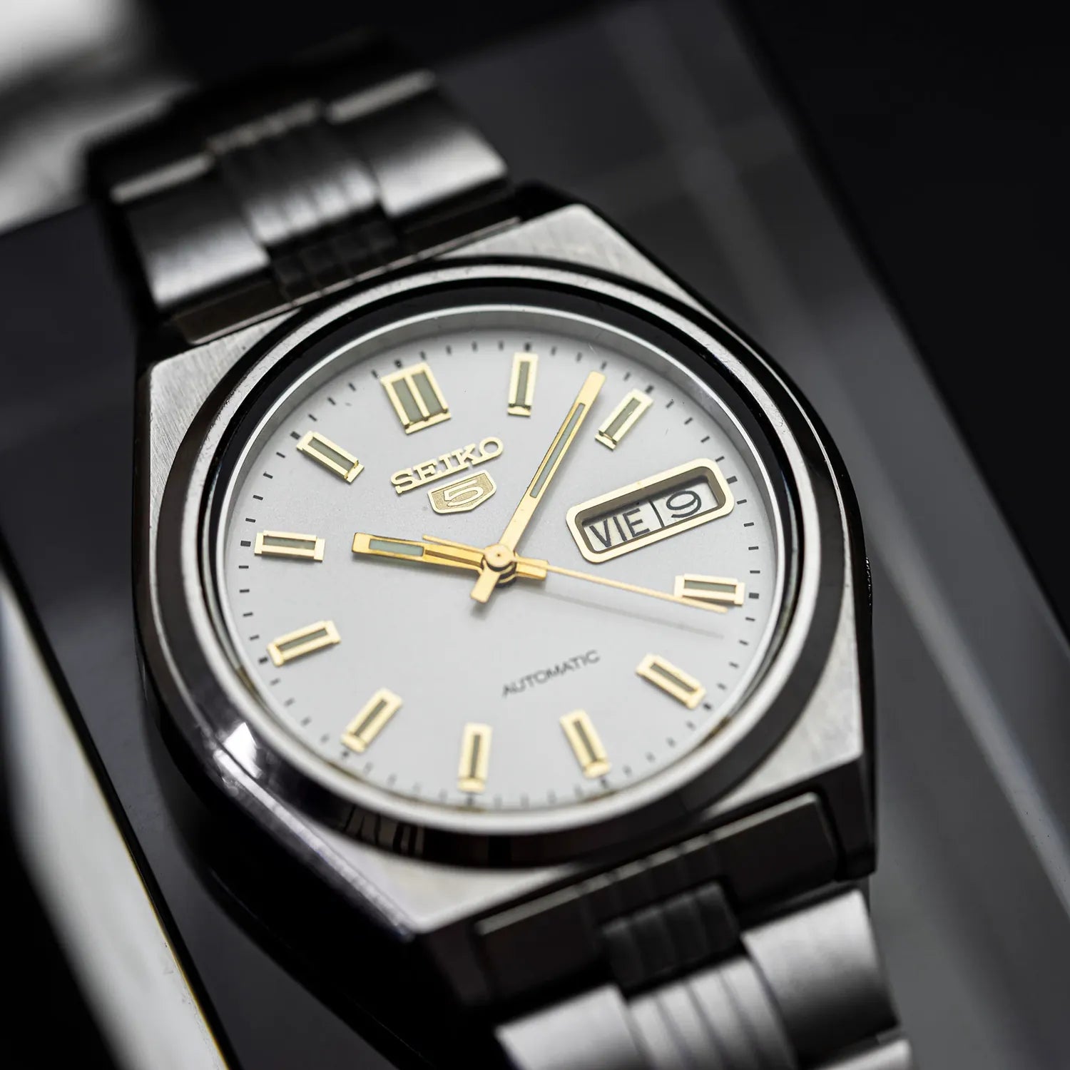 Seiko 5, Ref. 7009-876A, Cal. 7009, Men’s Automatic Watch – front view