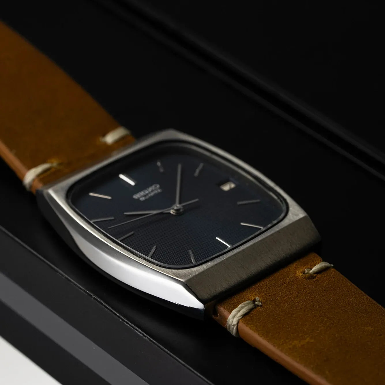 Seiko 7432-5020, Cal. 7432, Men’s Quartz Vintage Watch, 1984 – side view alternative angle