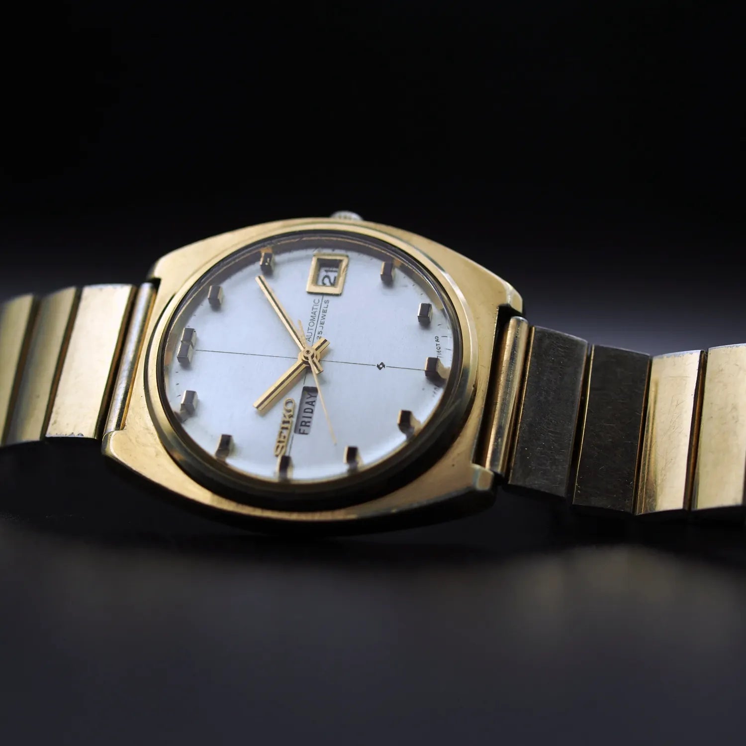 Seiko 5606-7100, Cal. 5606, Men’s Automatic Dress Watch – side view