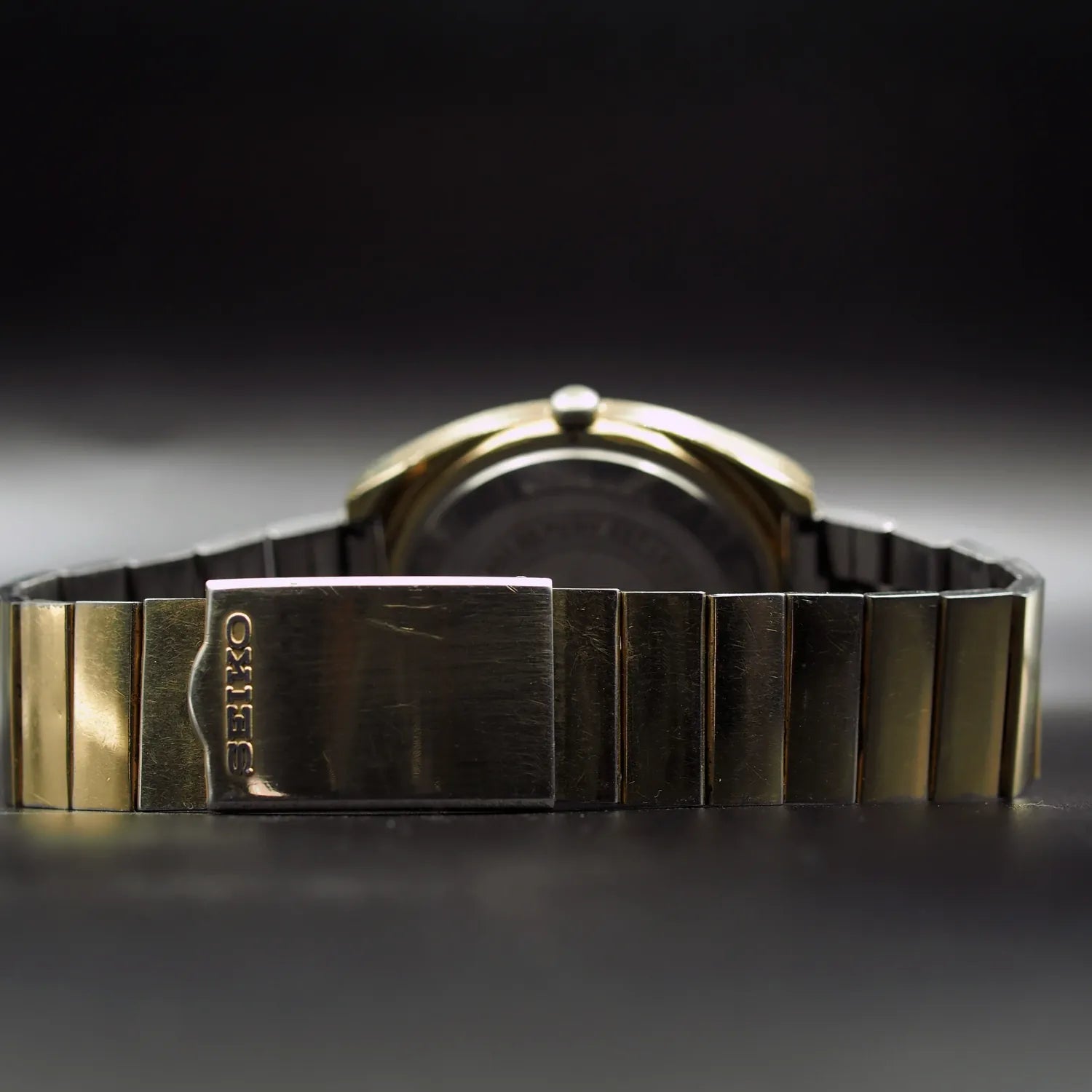 Seiko 5606-7100, Cal. 5606, Men’s Automatic Dress Watch – side view alternative angle