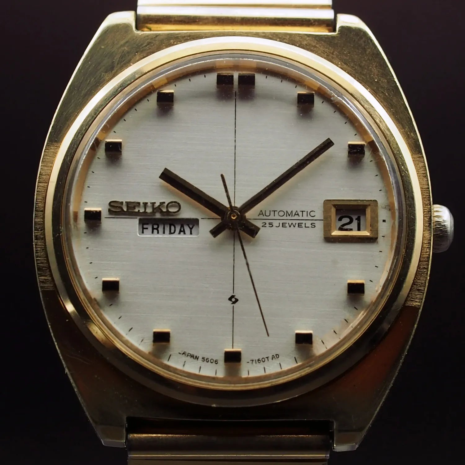 Seiko 5606-7100, Cal. 5606, Men’s Automatic Dress Watch – front view
