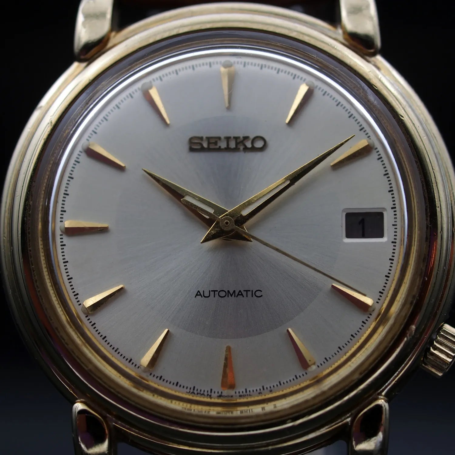 Seiko 7002-8011, Men’s Automatic Dress Vintage Watch, 1992 – dial close-up
