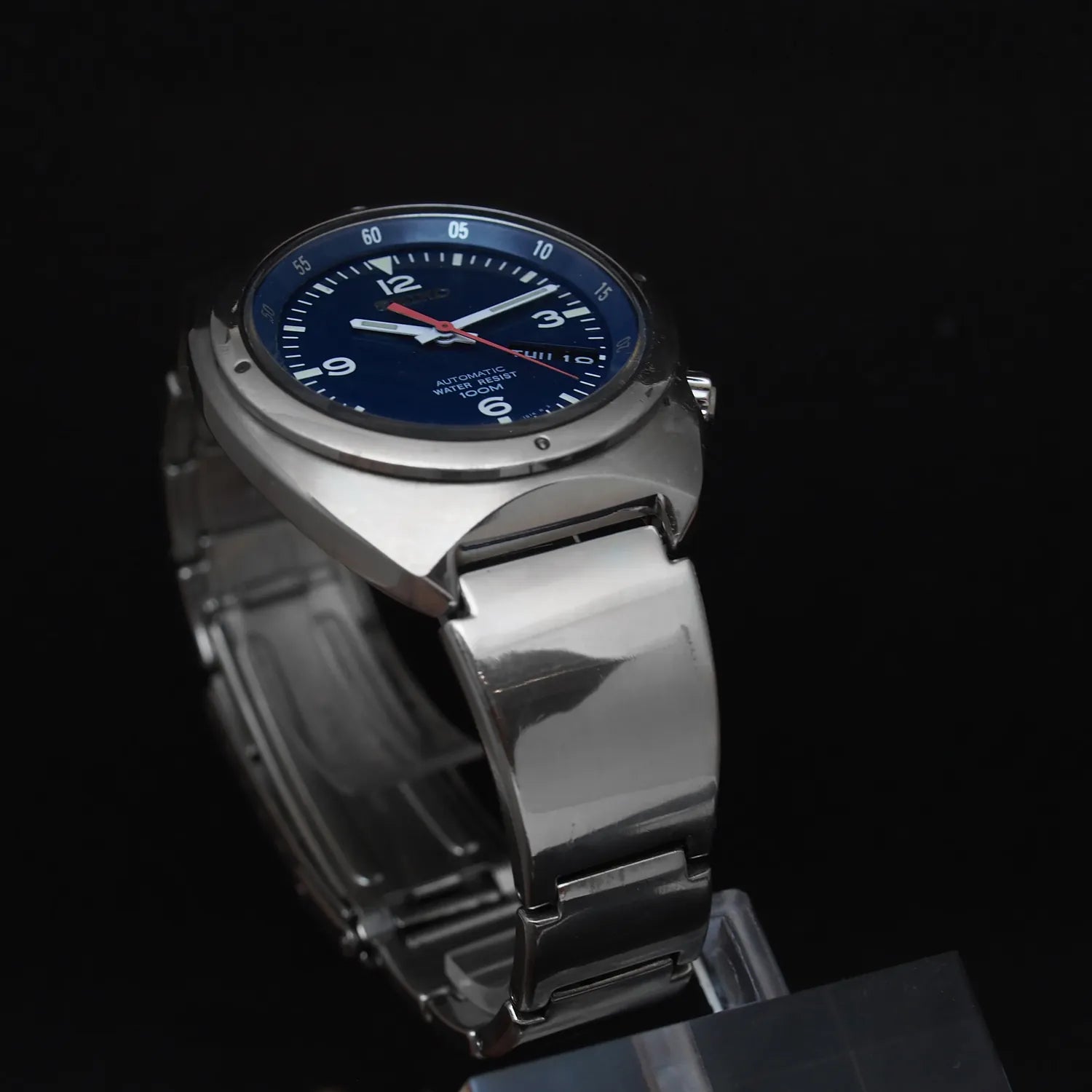 Seiko S-Wave, Ref. 7S26-0120, Cal. 7S26, Men’s Automatic Watch – side view alternative angle