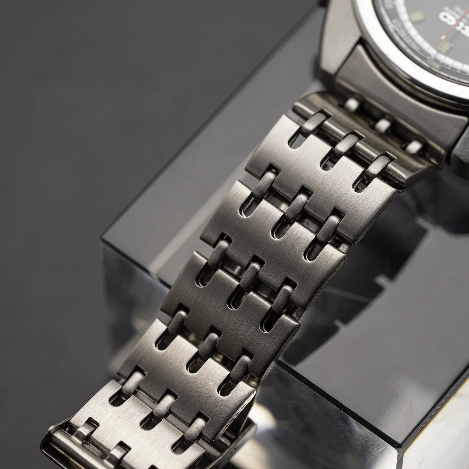 Seiko Bruce Lee, Ref. 6139-6012, Cal. 6139, Men’s Chronograph Vintage Watch, 1974 – side view alternative angle