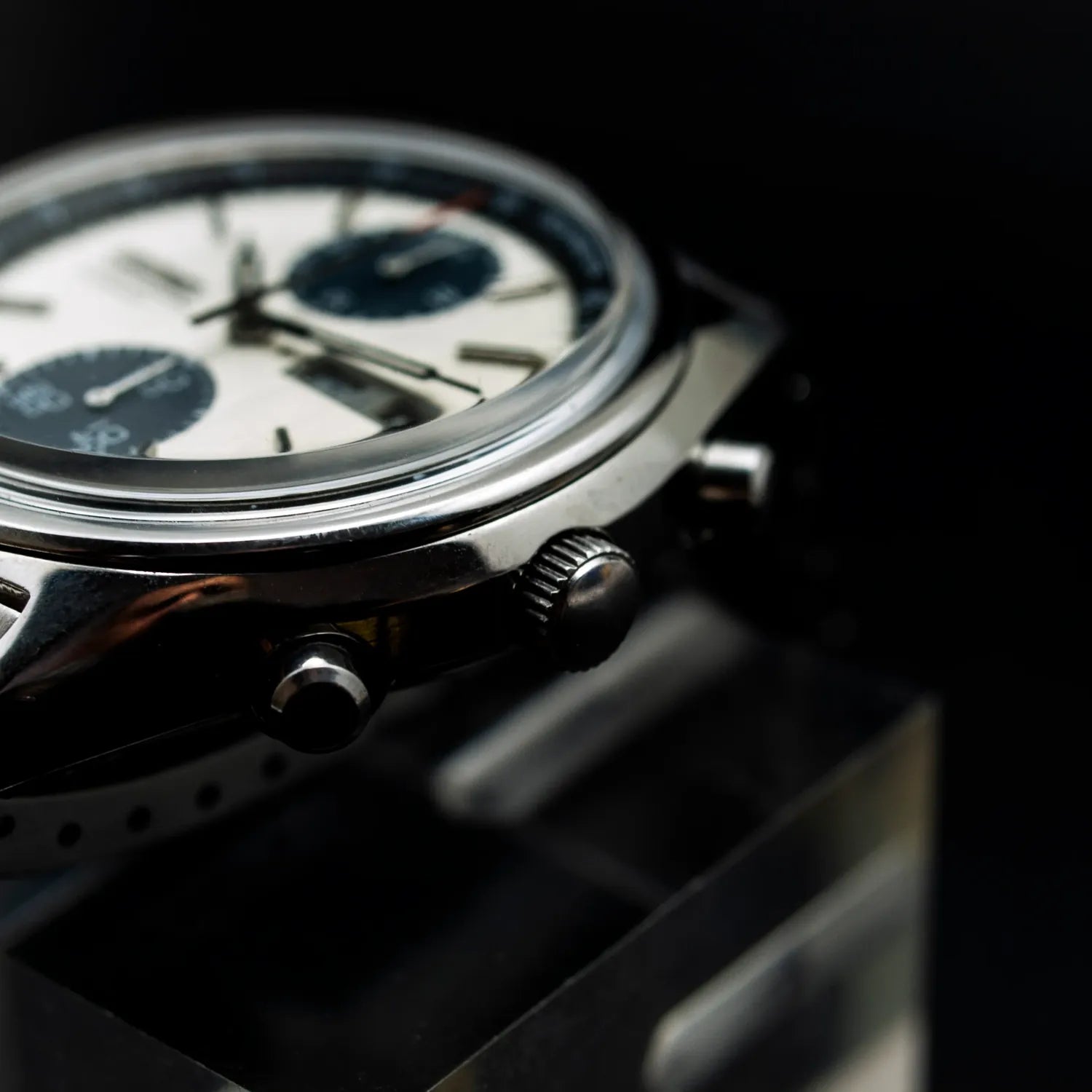 Seiko Panda, Ref. 6138-8020, Cal. 6138, Men’s Chronograph Vintage Watch, 1977 – side view alternative angle