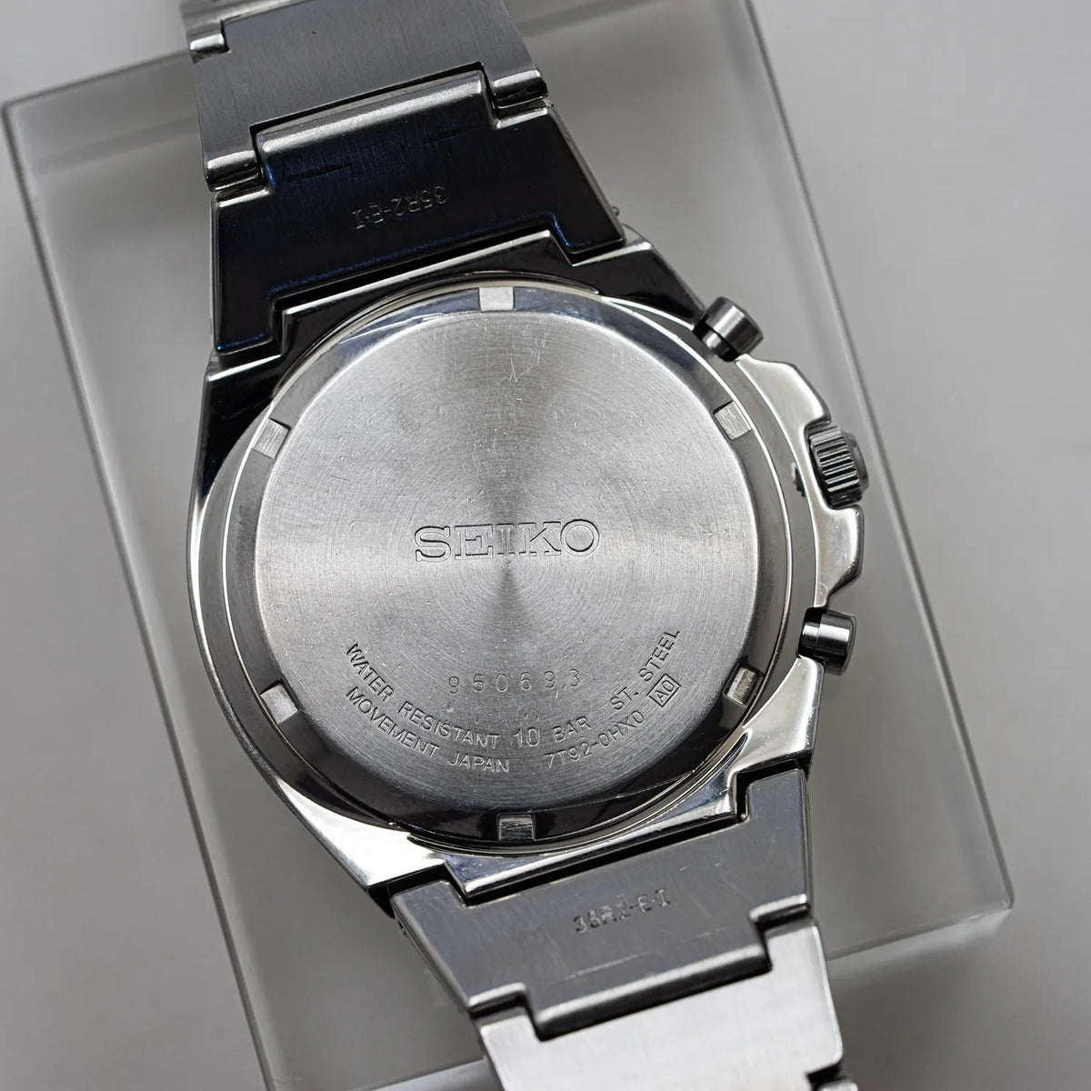 Seiko Chronograph, Ref. 7T92-0HX0, Cal. 7T92, Men’s Chronograph Vintage Watch, 2009 – movement close-up