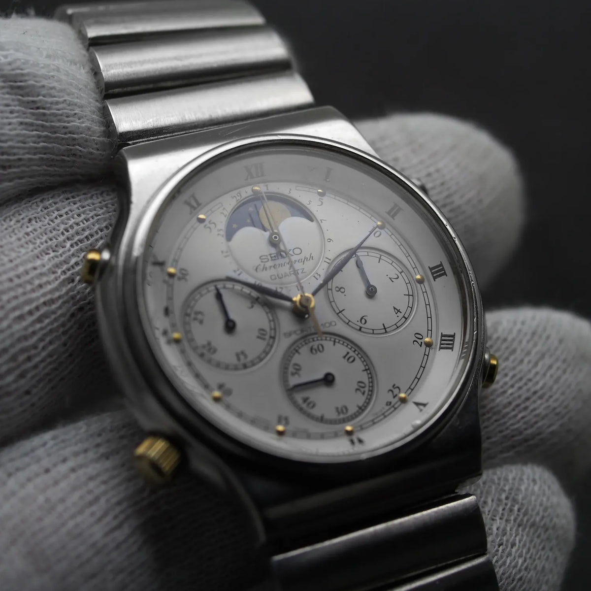 Seiko Sports 100, Ref. 7A48-7000, Cal. 7A48, Men’s Quartz Vintage Watch, 1984 – dial close-up