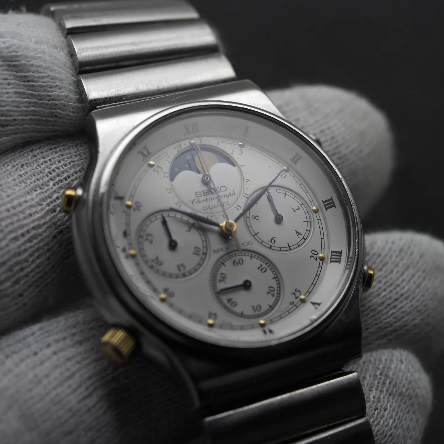 Seiko Sports 100, Ref. 7A48-7000, Cal. 7A48, Men’s Quartz Vintage Watch, 1984 – dial close-up
