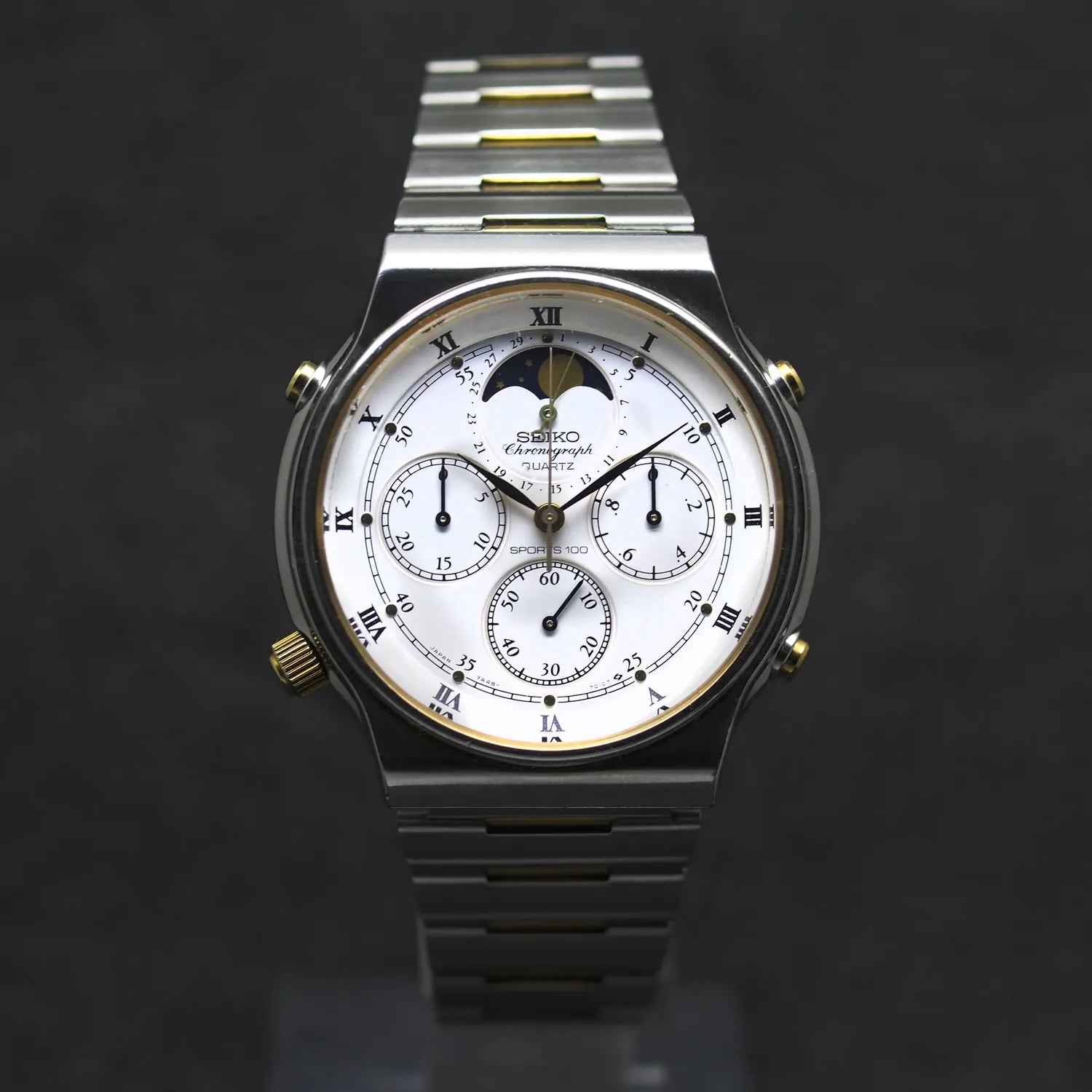 Seiko Sports 100, Ref. 7A48-7000, Cal. 7A48, Men’s Chronograph Vintage Watch, 1985 – front view
