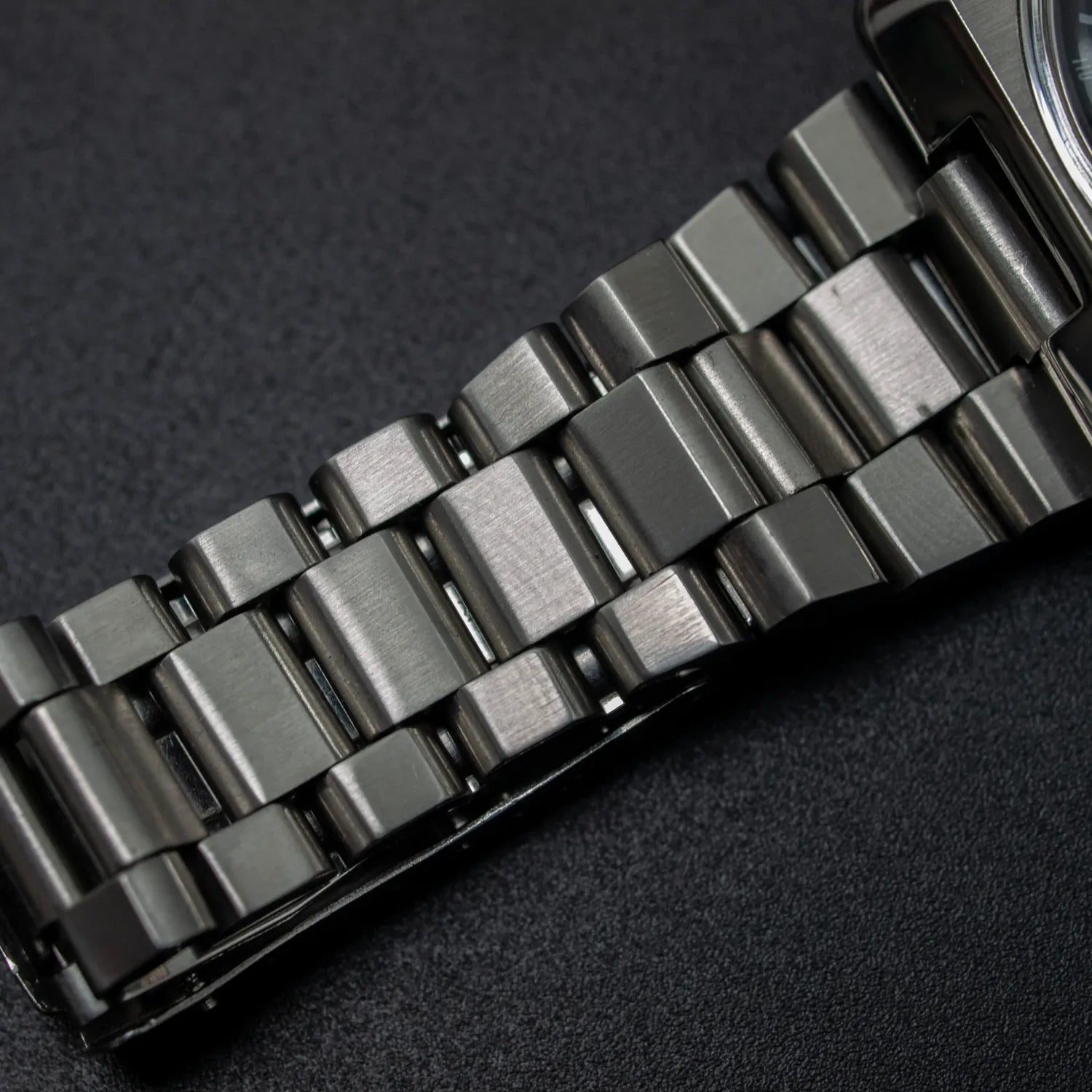 Seiko Hexagon, Ref. 6139-7080, Cal. 6139, Men’s Chronograph Vintage Watch, 1975 – side view alternative angle