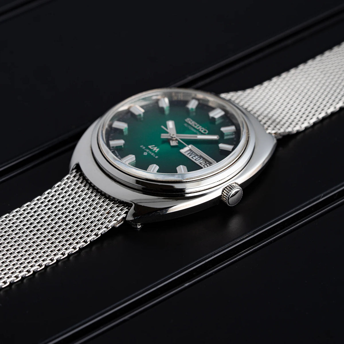 Seiko LM 5606-7160 Crown