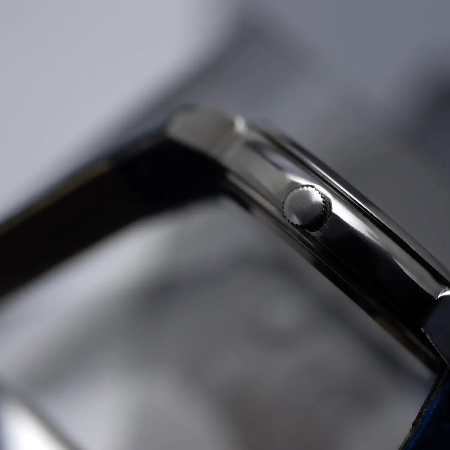 Seiko Lord Quartz, Ref. 7143-7000, Cal. 7143, Men’s Dress Vintage Watch, 1979 – side view alternative angle