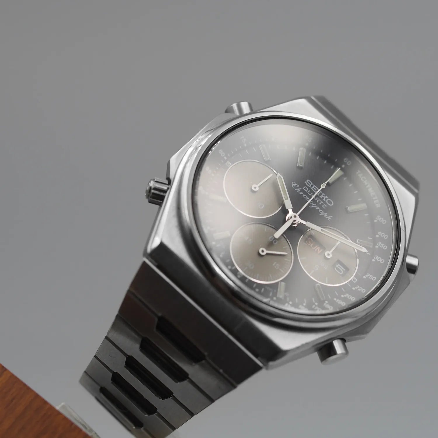 Seiko Quartz Chronograph, Ref. 7A38-7100, Cal. 7A38, Men’s Chronograph Vintage Watch, 1984 – dial close-up