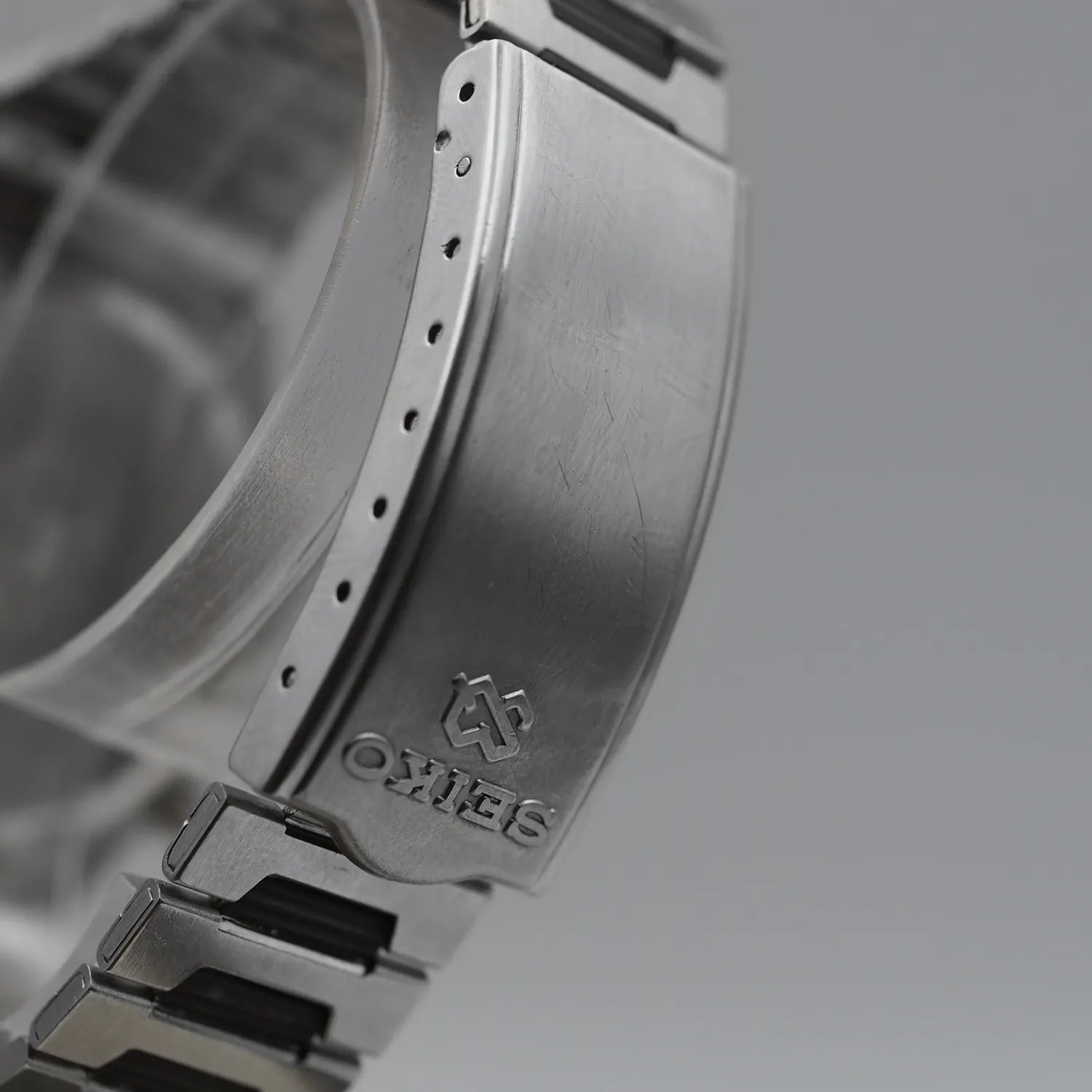 Seiko Quartz Chronograph, Ref. 7A38-7100, Cal. 7A38, Men’s Chronograph Vintage Watch, 1984 – back case