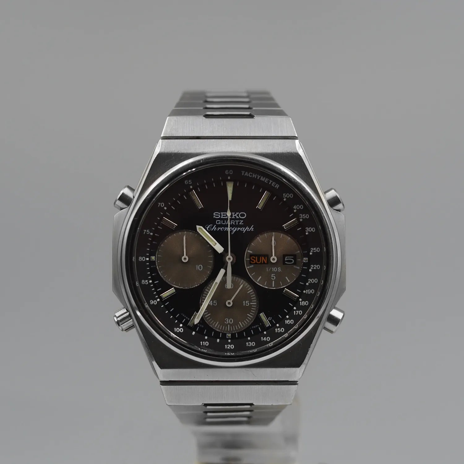 Seiko Quartz Chronograph, Ref. 7A38-7100, Cal. 7A38, Men’s Chronograph Vintage Watch, 1984 – front view