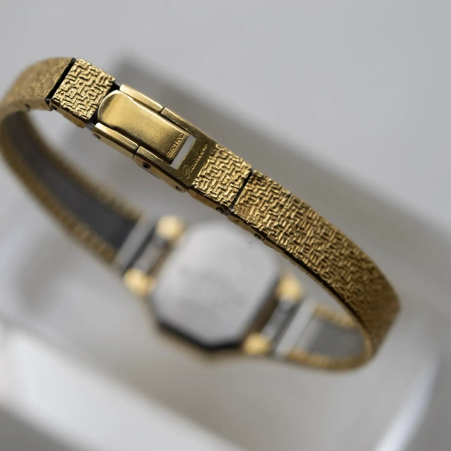 Seiko Rainbow, Ref. 11-4470, Cal. 11A, Women’s Dress Vintage Watch, 1979 – side view