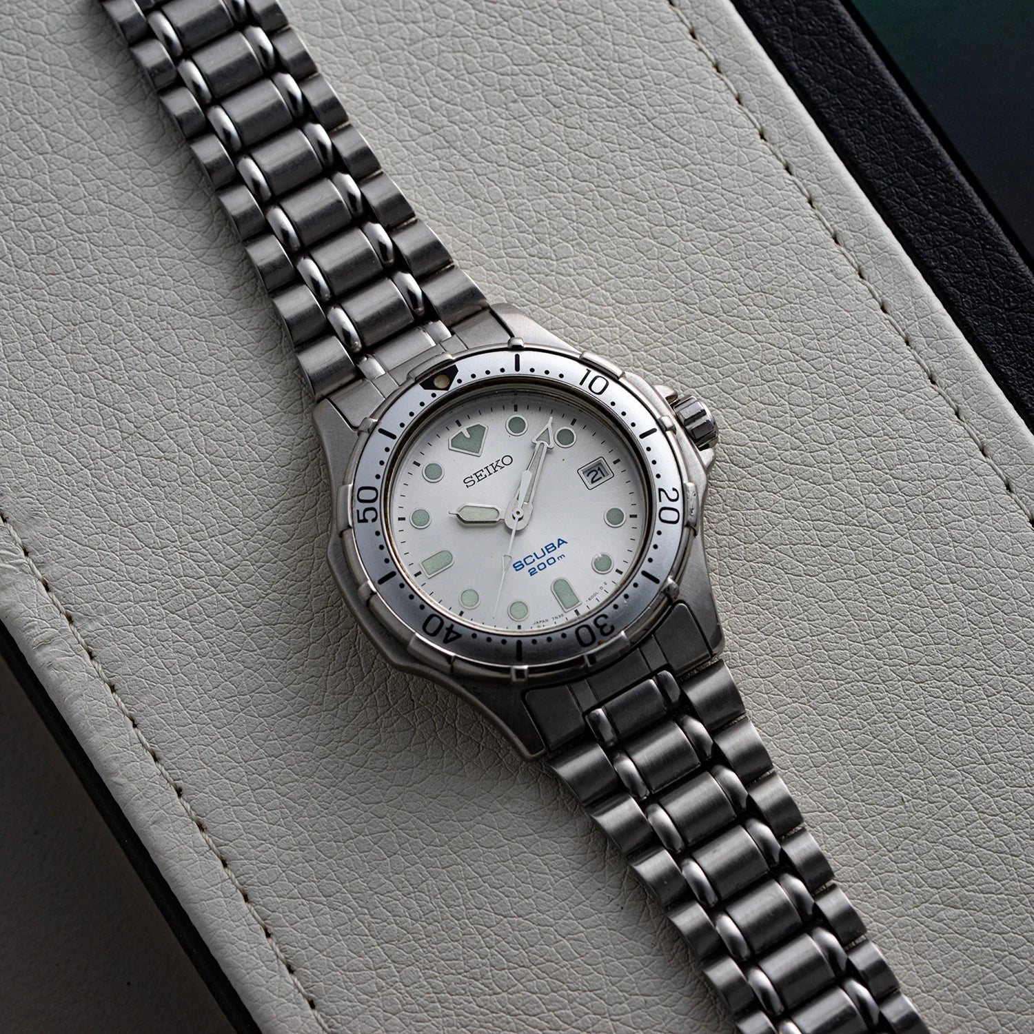 Seiko Scuba 200M Diving Men's Watch Top View