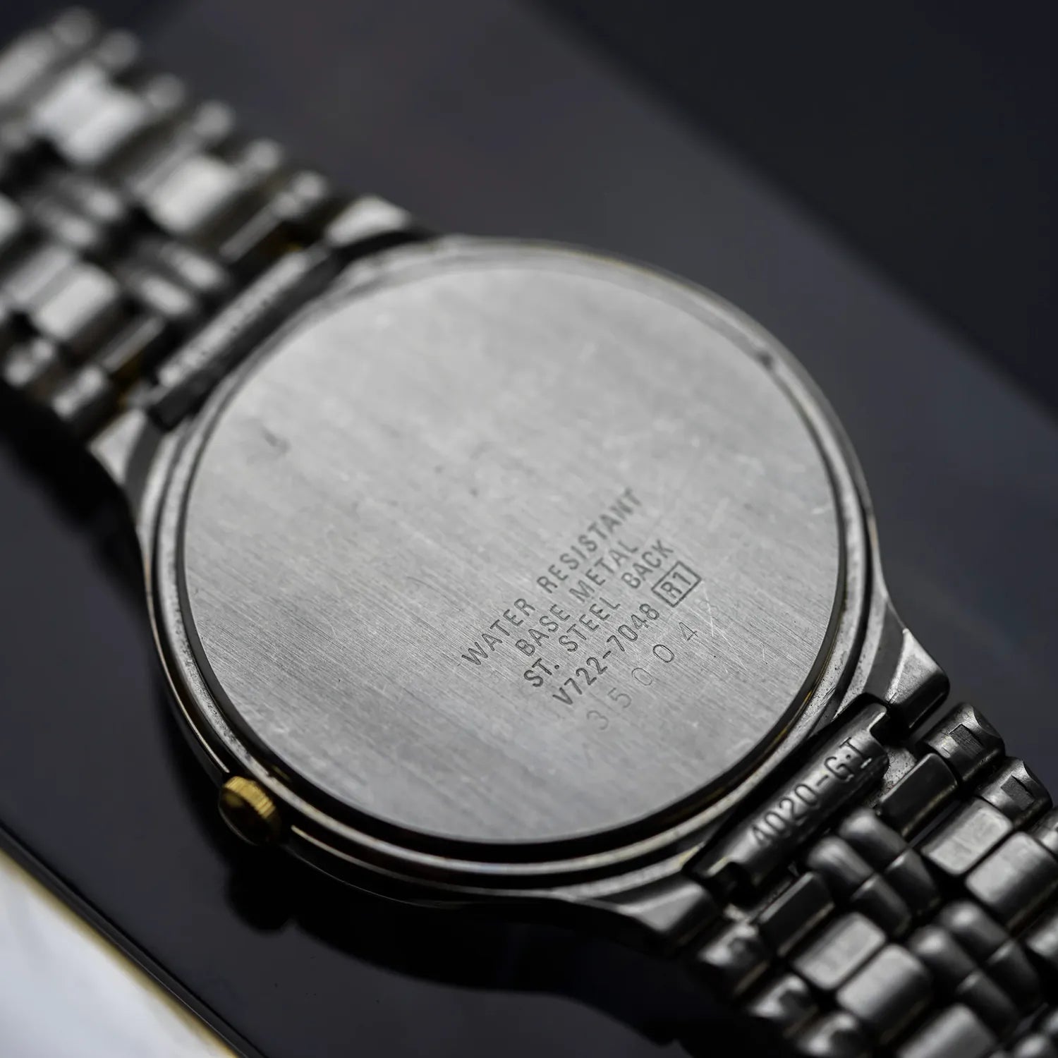 Seiko V722-7048, Cal. V722, Women's Quartz Analog Vintage Watch, 2003 – movement close-up