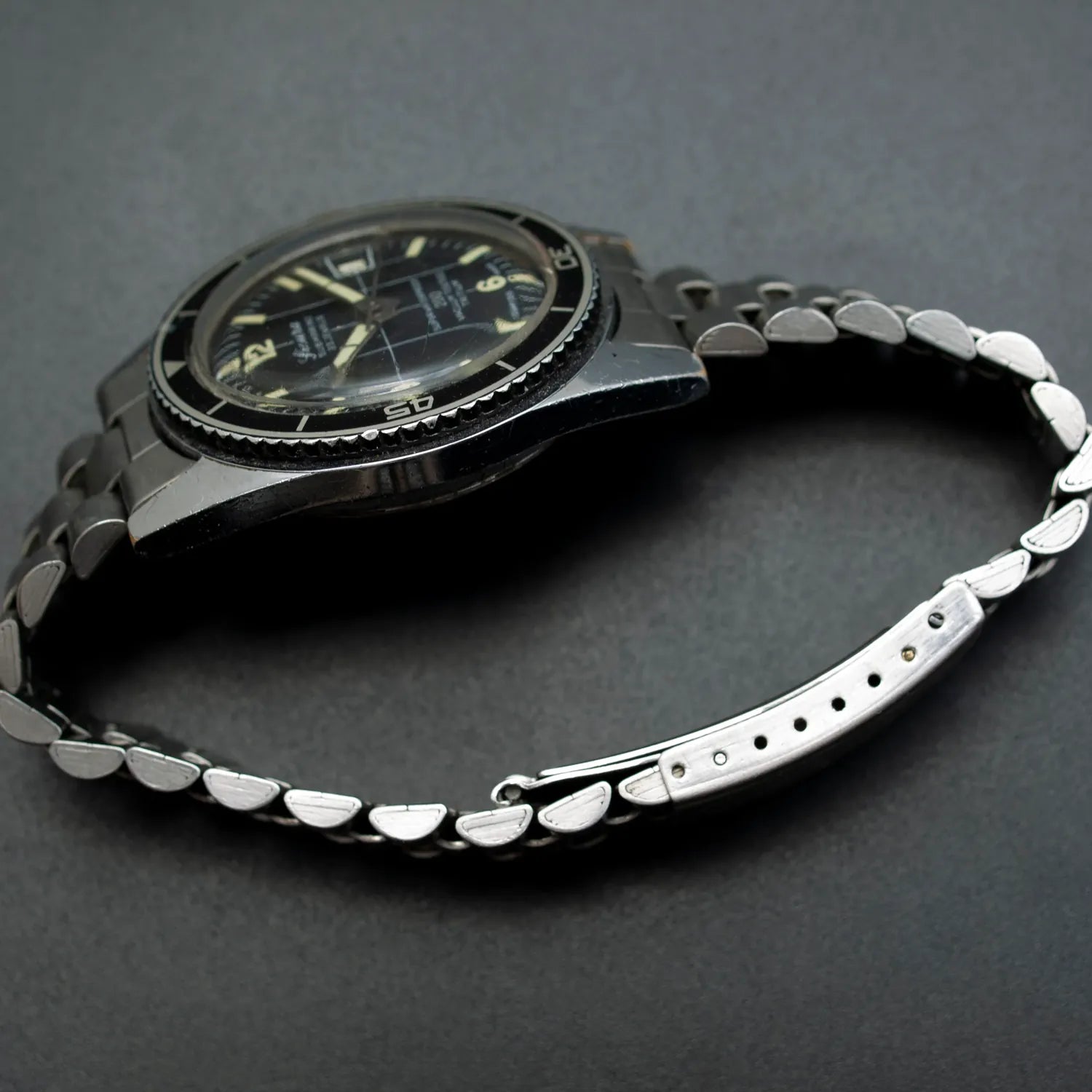 Sicura Submarine 200, Cal. BFG-158, Men’s Diving Vintage Watch, 1974 – side view alternative angle
