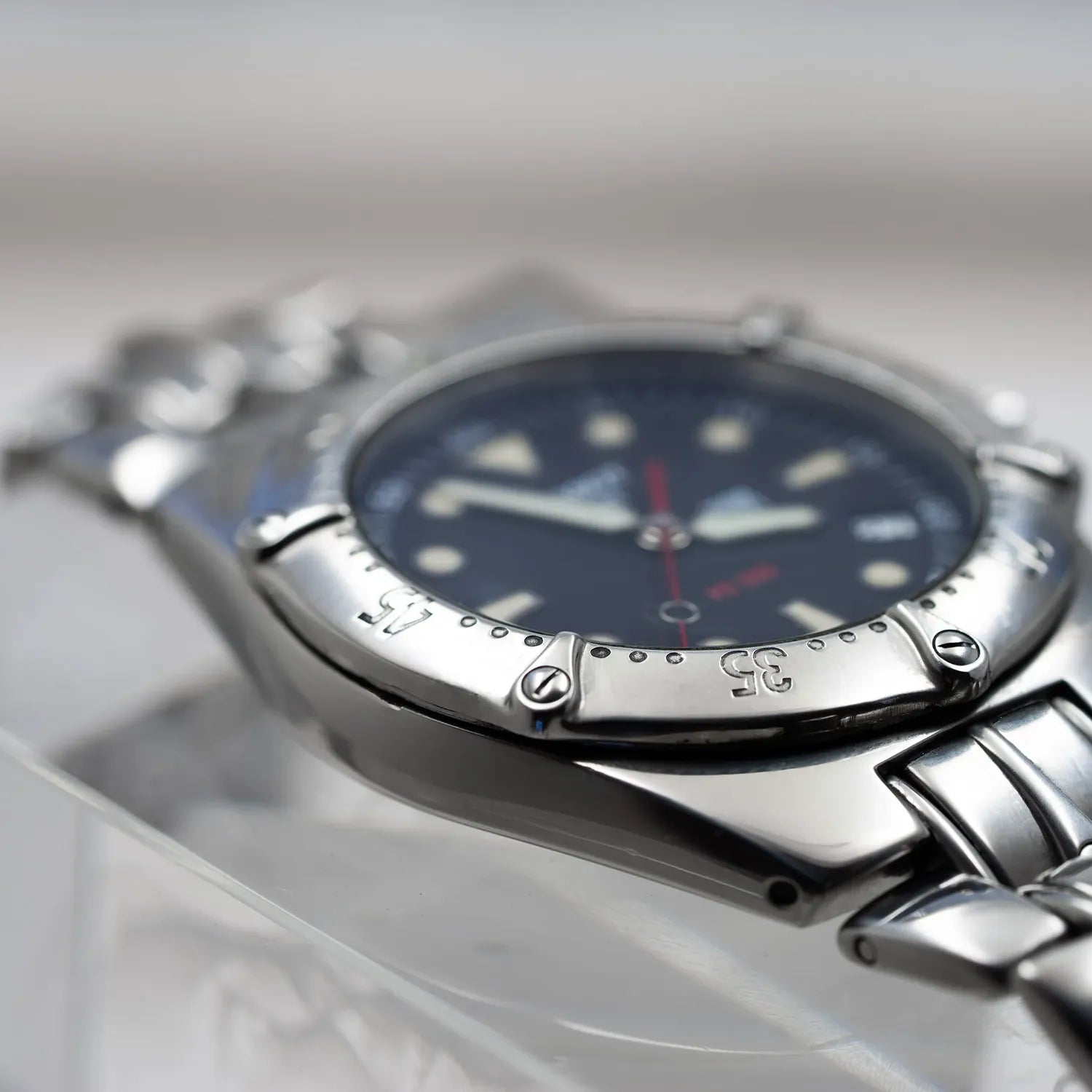 Tissot PR 200 Diver P163/263 – movement close-up