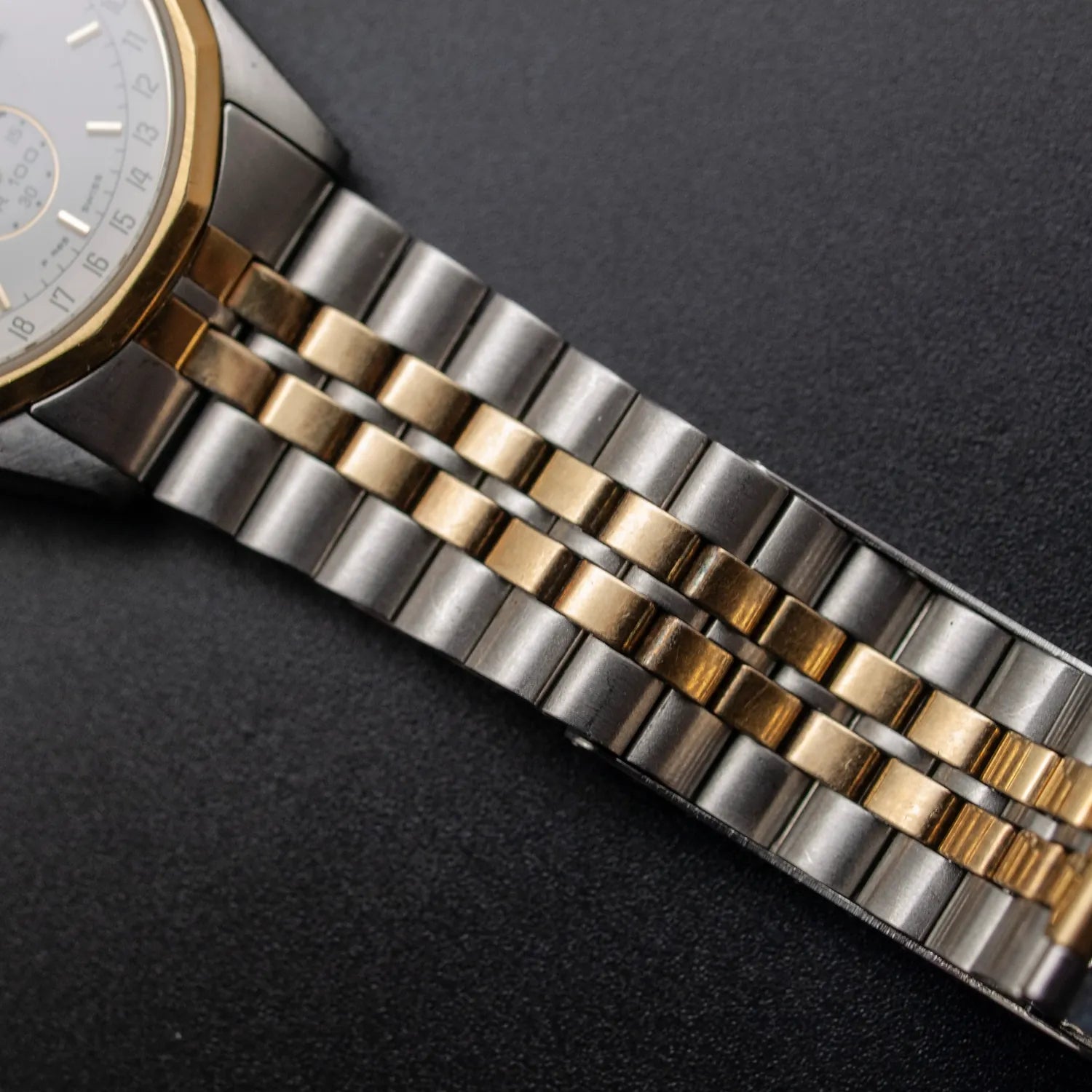 Tissot PR100 Ref. P365/465 – movement close-up