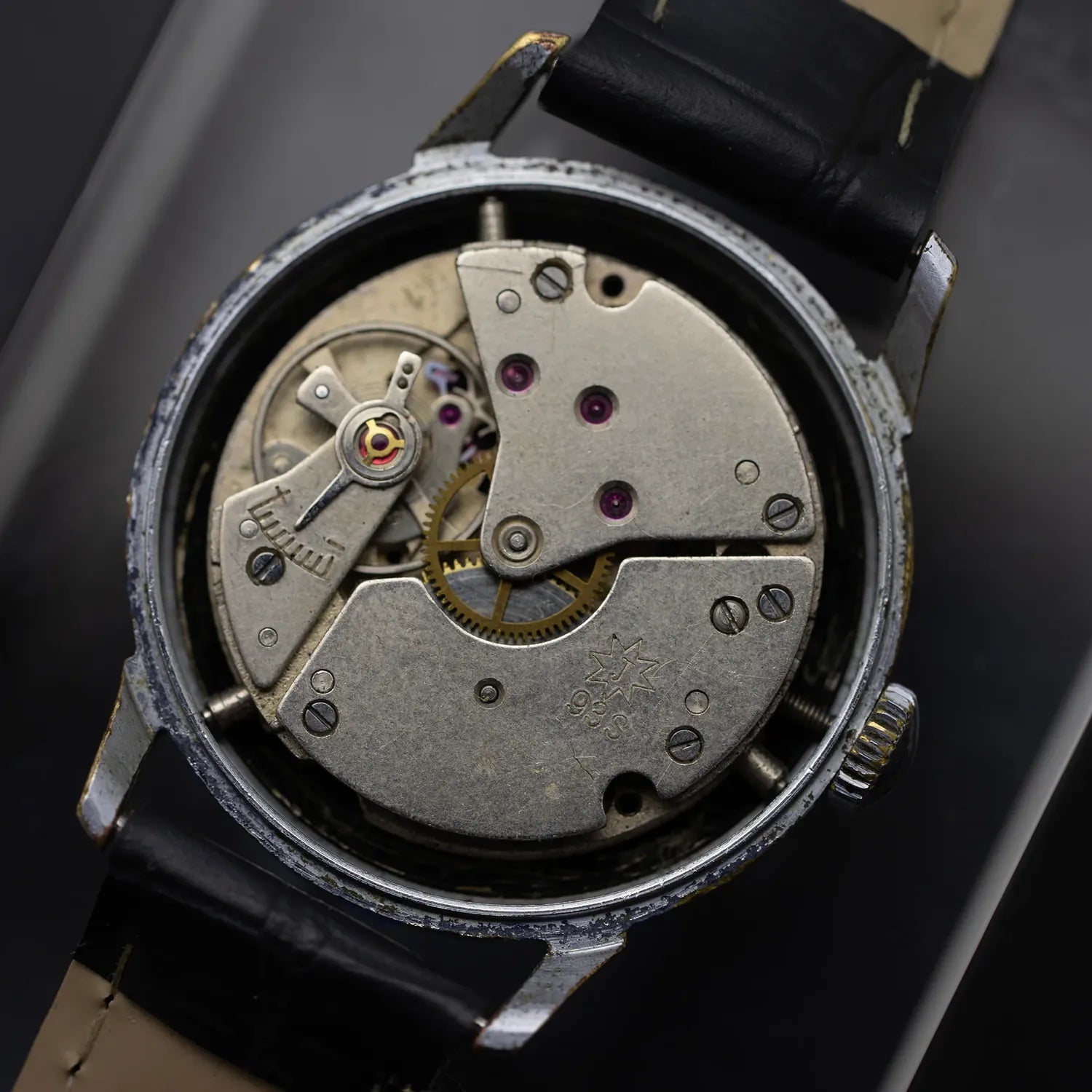 Two Tone Vintage Junghans J93 S – dial close-up