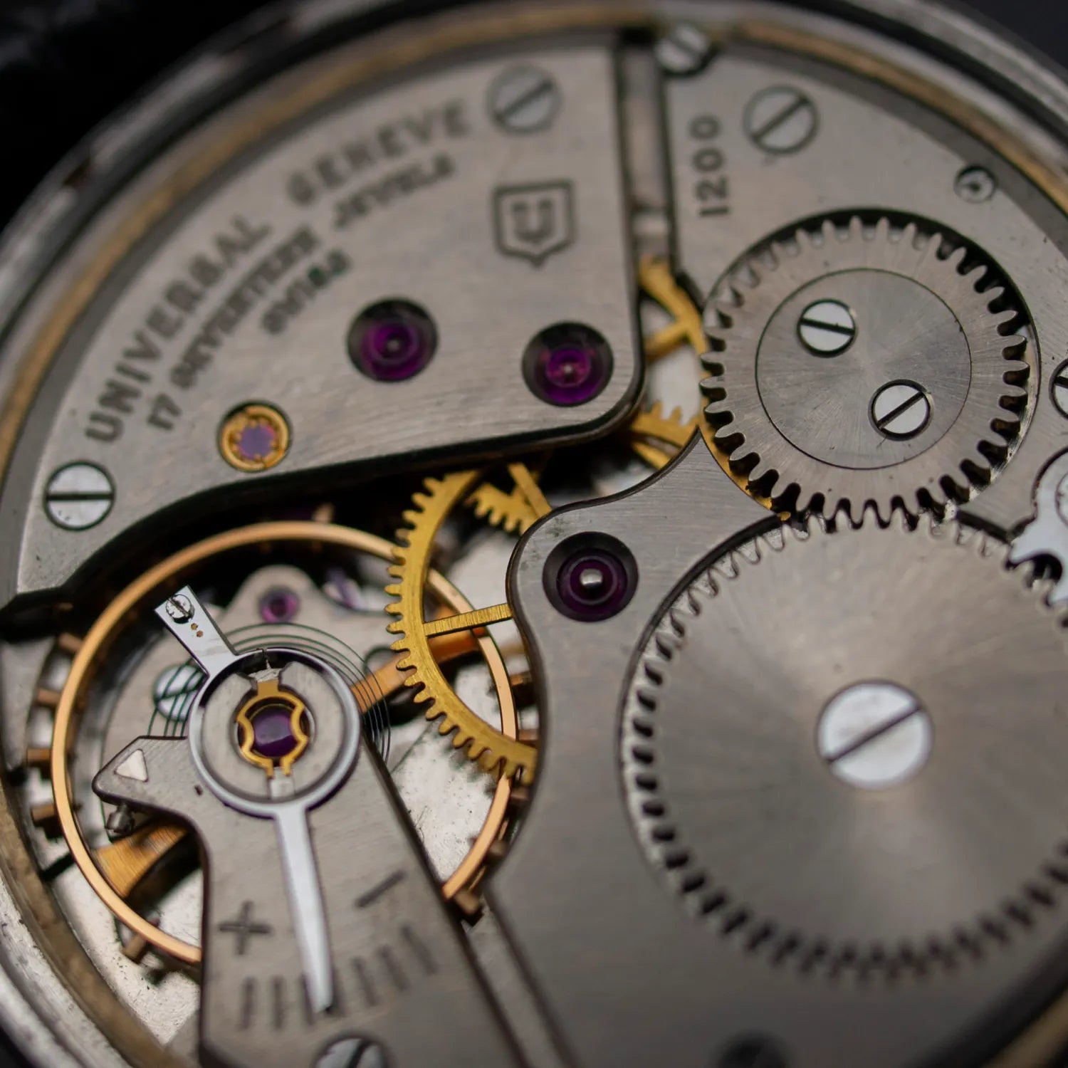 Universal Geneve Cal. 1200 – dial close-up