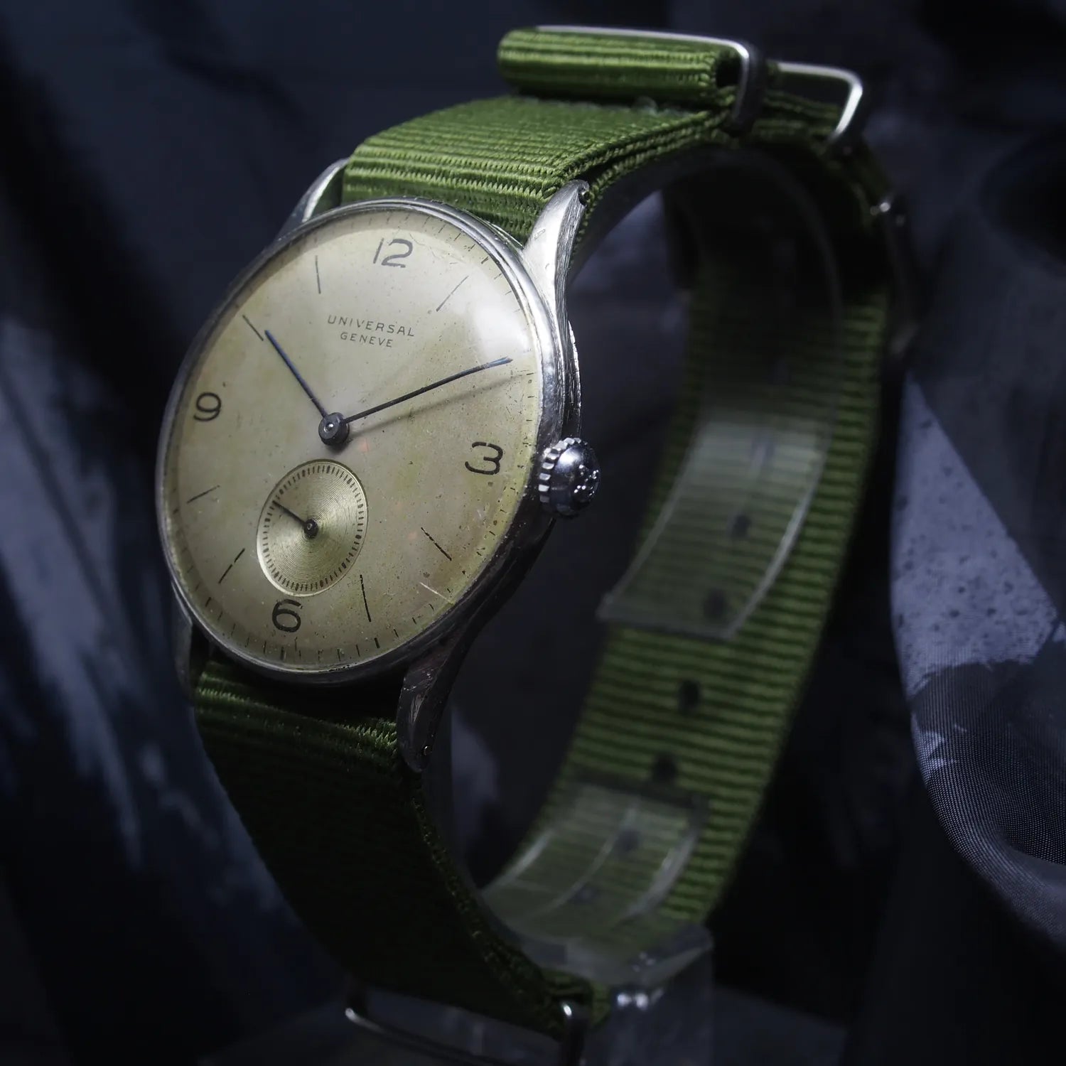 Universal Geneve Cal. 262 – side view