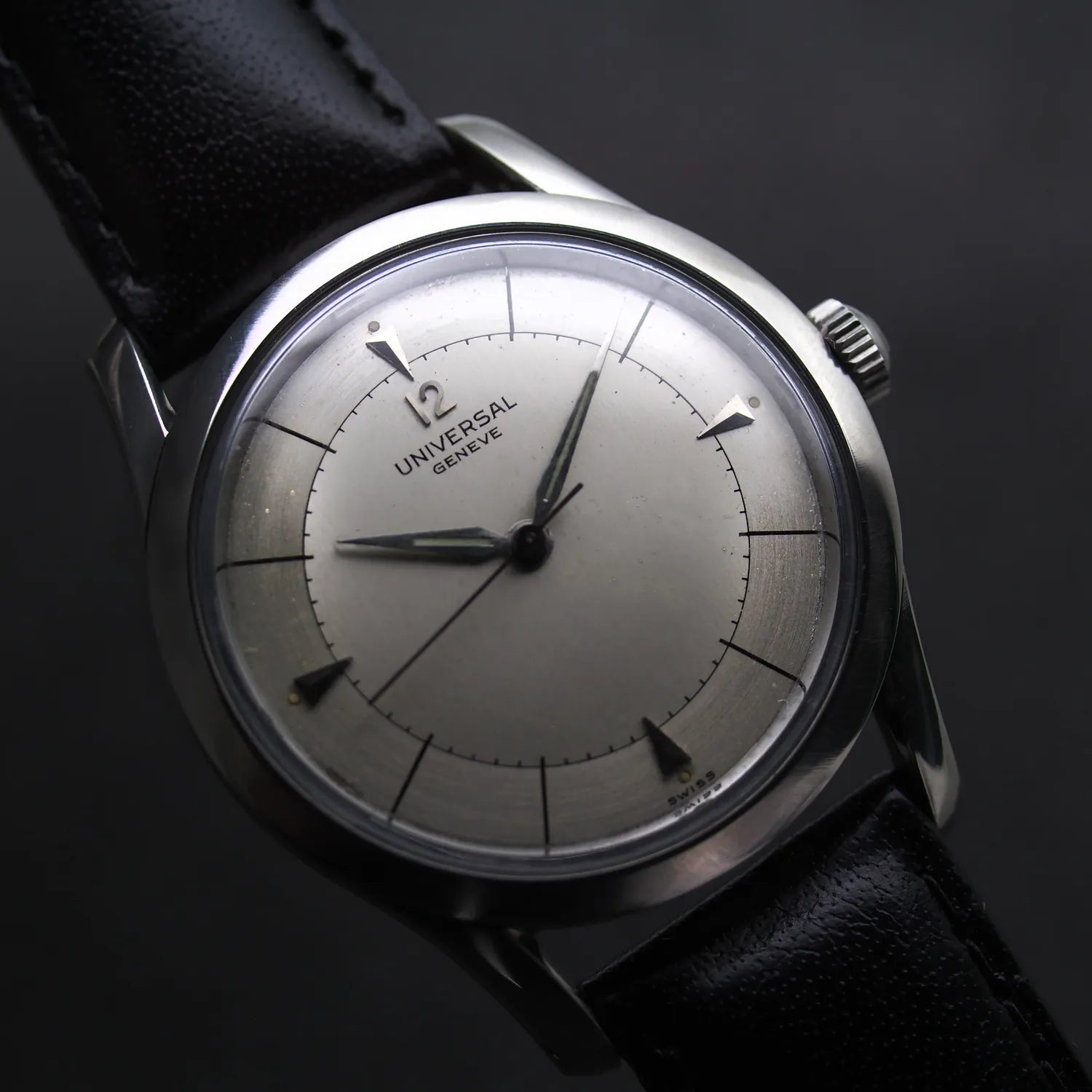 Universal Geneve Cal. 332 Amazing Gent's Dress Watch – side view