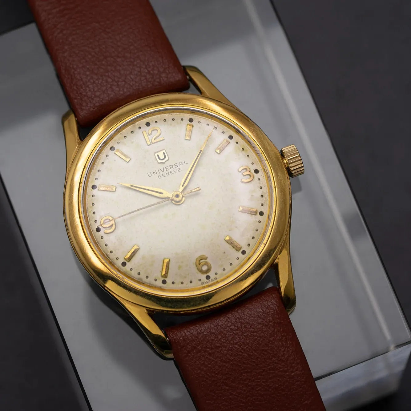 Universal Geneve Cal. 332 – front view