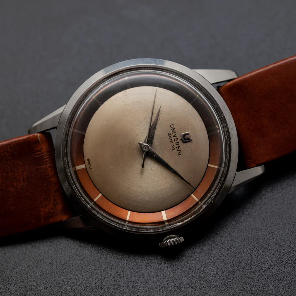 Universal Geneve Ref. 206515.7, Cal. 332 – dial close-up