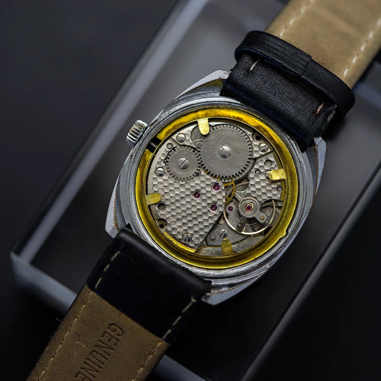 Vintage Pratina Dugena Cal. Fe 140C – dial close-up