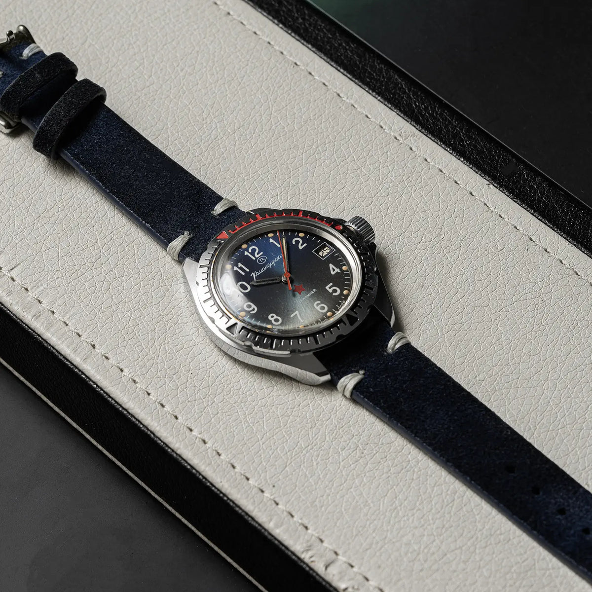 Vostok Komandirskie, Cal. 2414