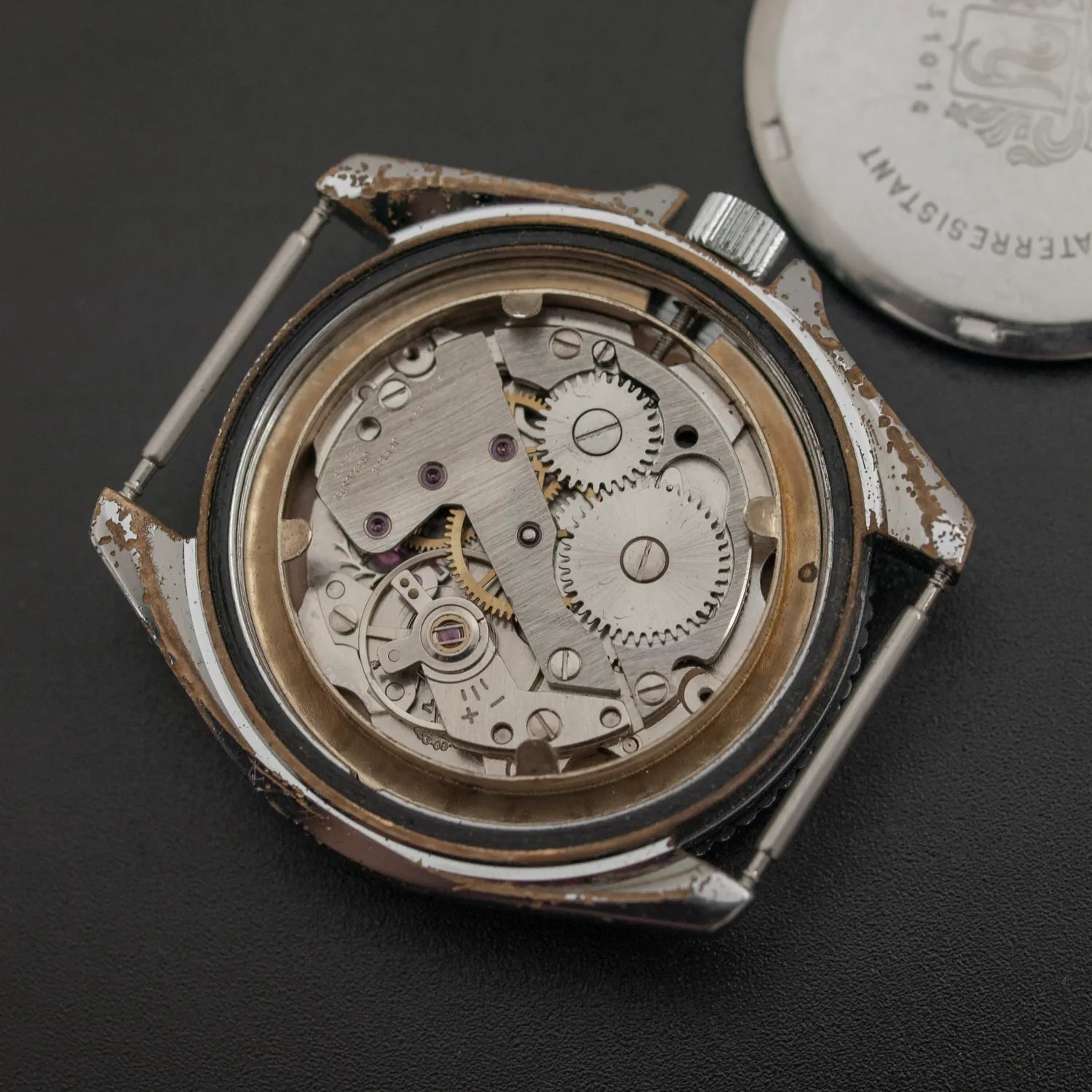 Yema Sous-Marine Diver – movement close-up
