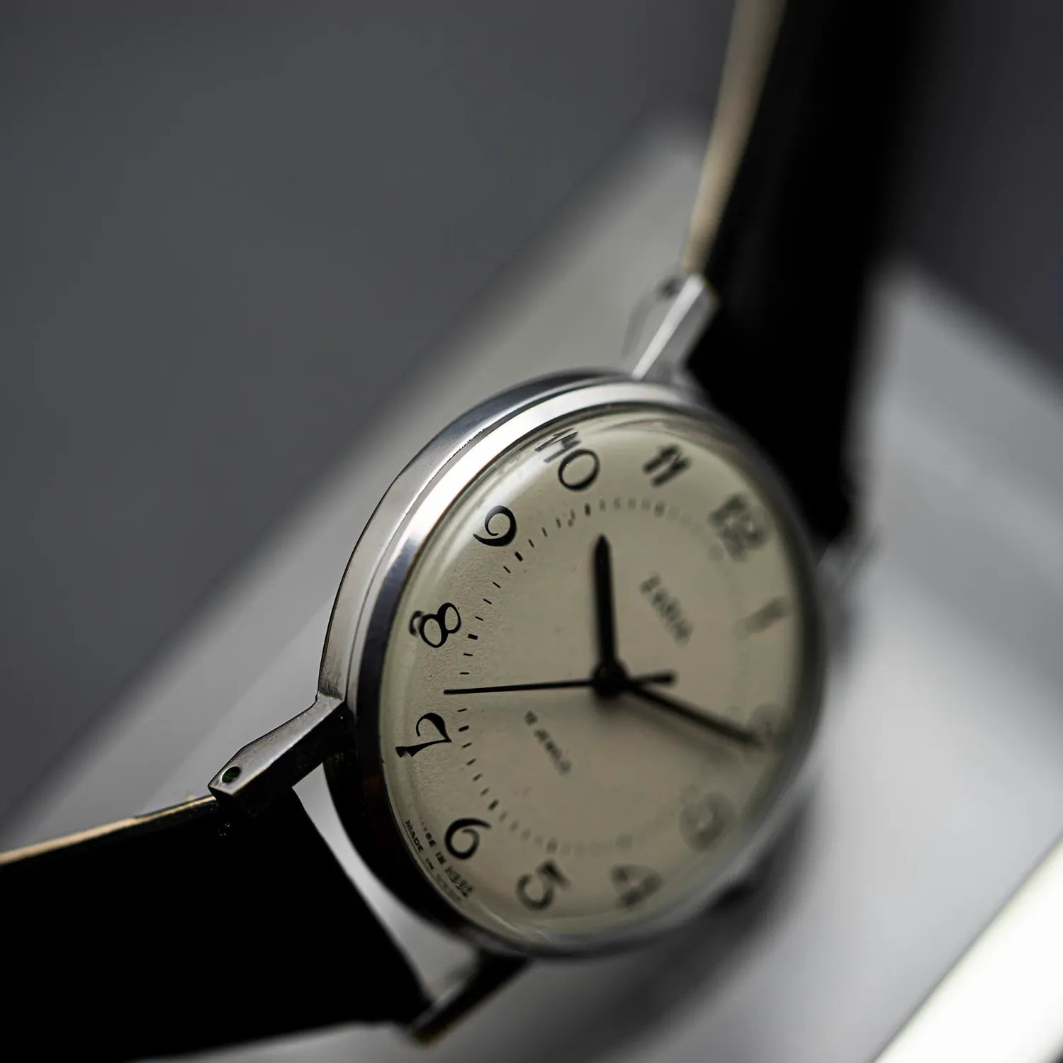 Zaria Men's Watch – movement close-up