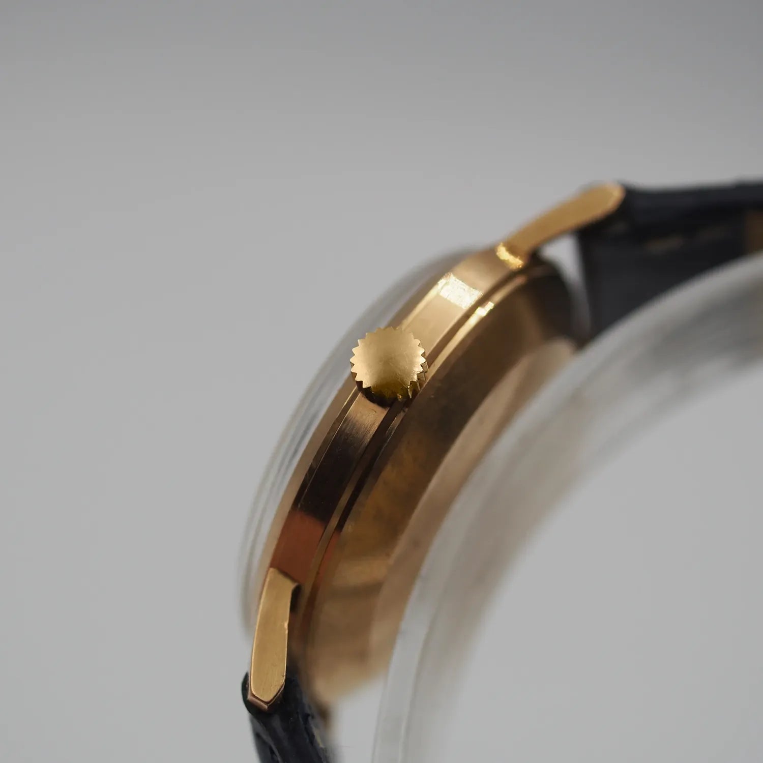 Zenith Automatic 18Ct Gold Cal. 2542 PC – side view alternative angle