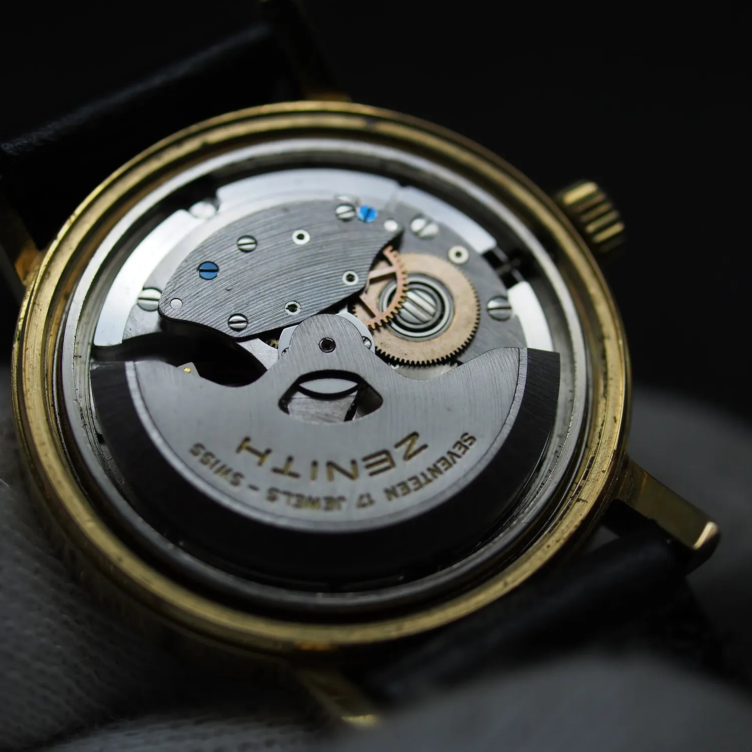 Zenith Automatic Cal. 2572 PC – lug detail