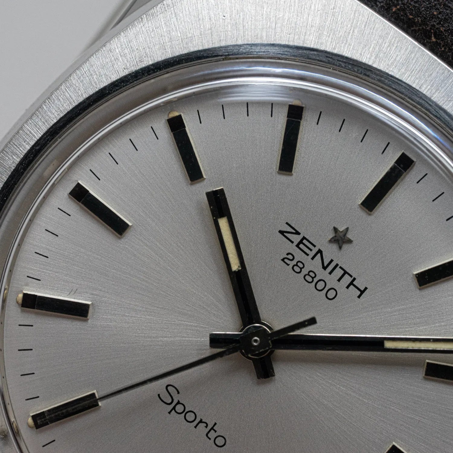 Zenith Sporto 28800 Ref. 01.1300.125, Cal. 2562 – dial close-up