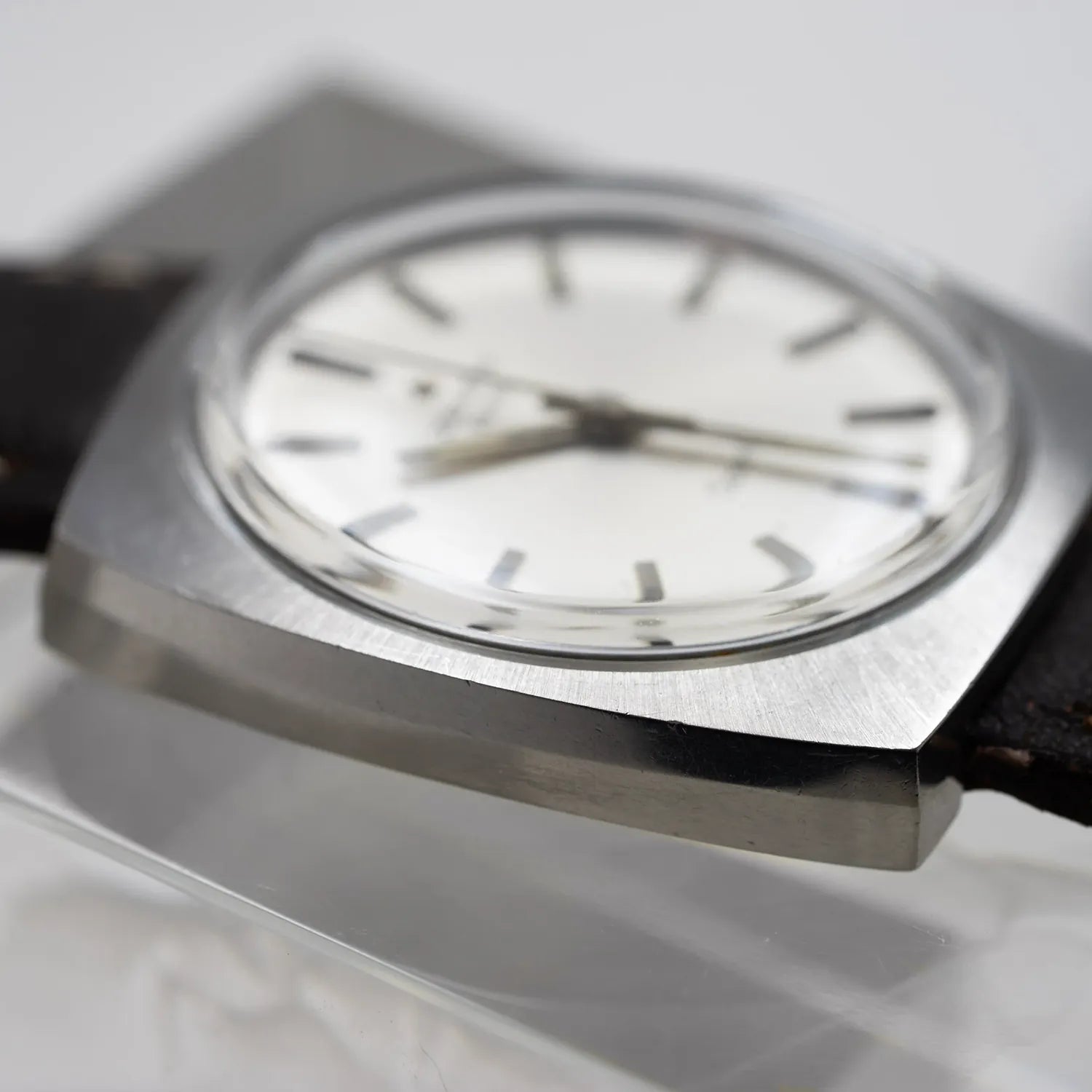 Zenith Sporto 28800 Ref. 01.1300.125, Cal. 2562 – side view alternative angle