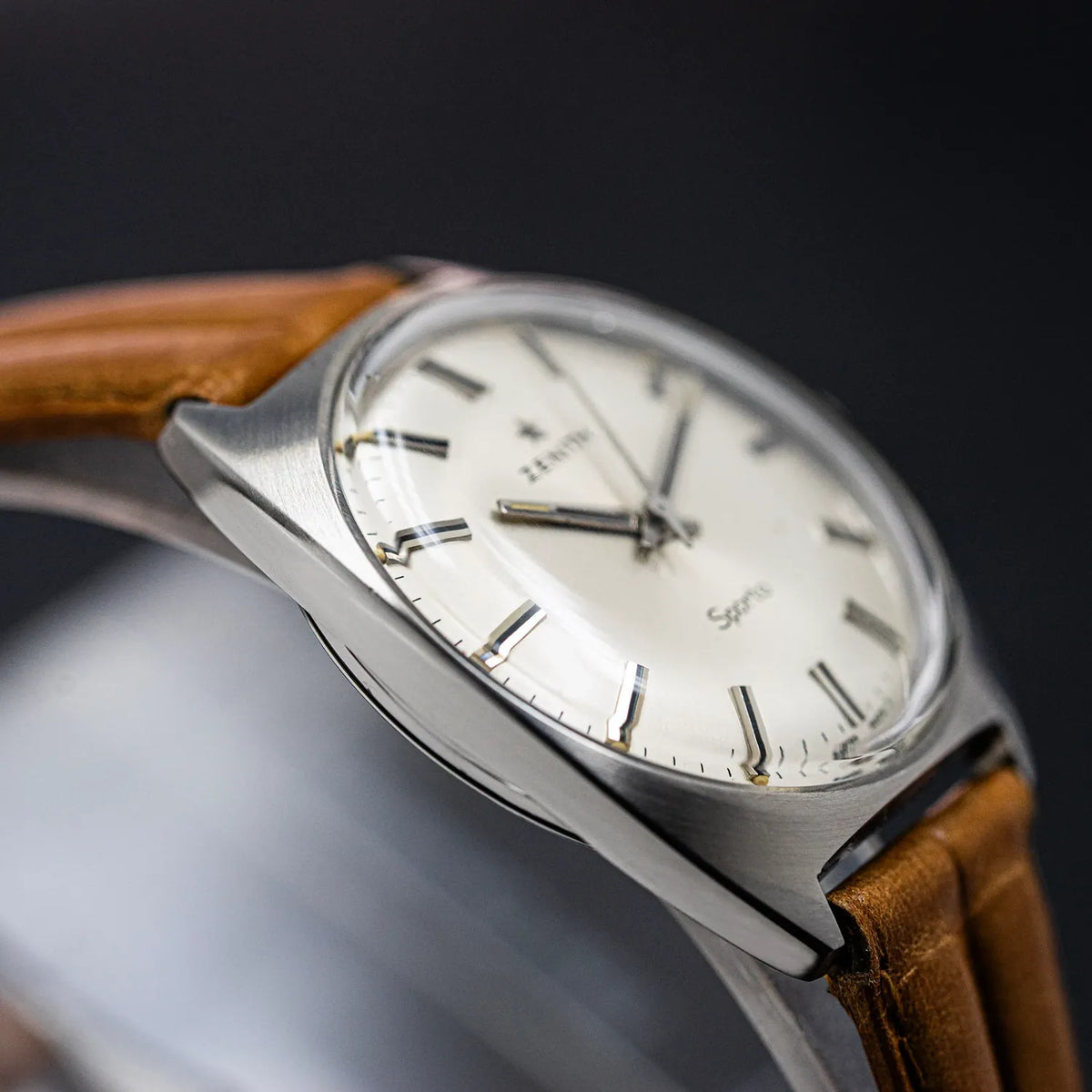 Zenith Sporto Cal. 2542 – side view