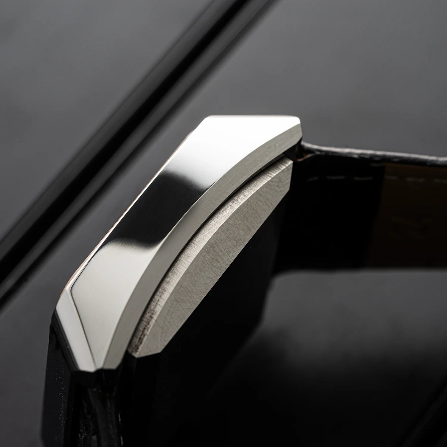 Zenith Surf TV Ref. 01-0040-380 Cal. 2572PC Case